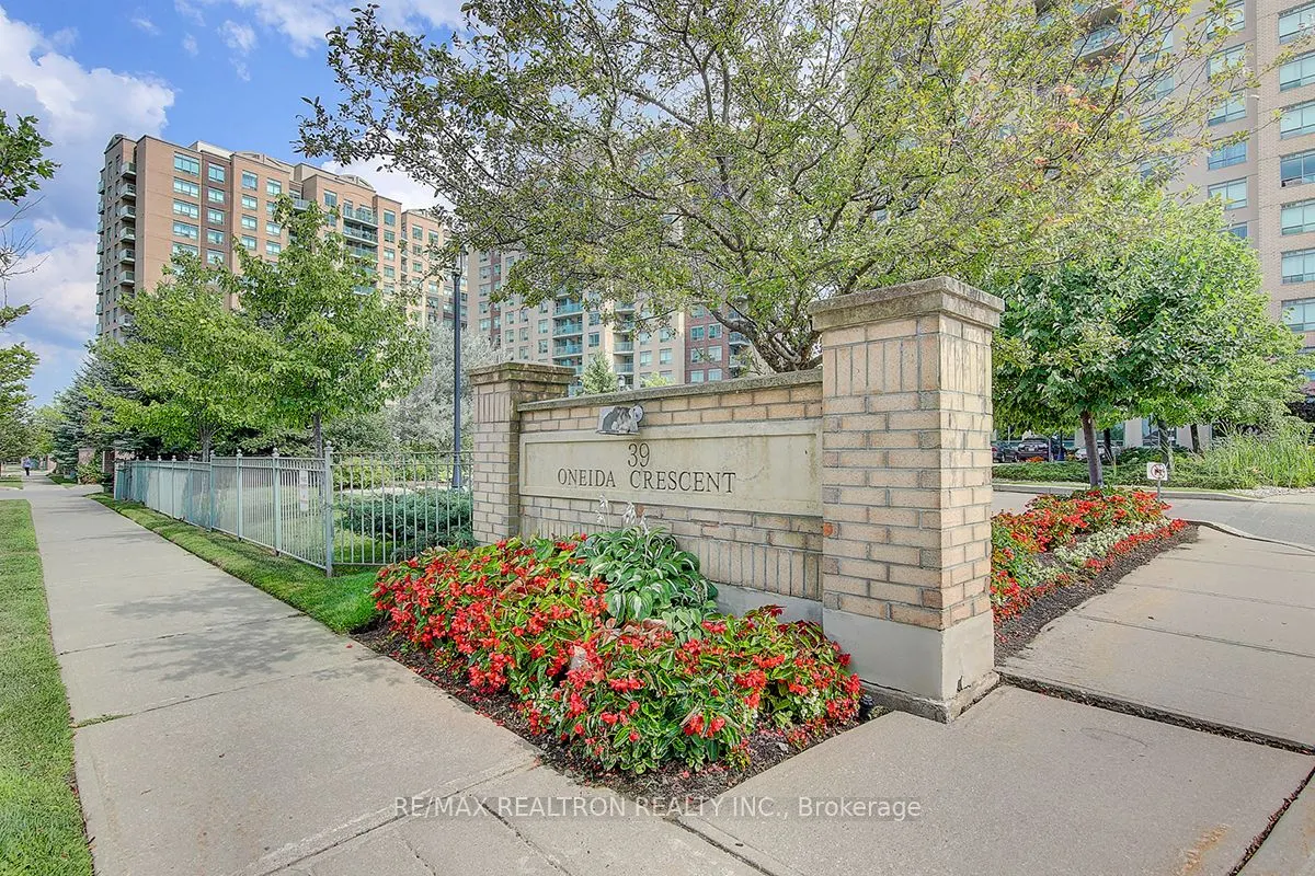 39 Oneida Crescent #306