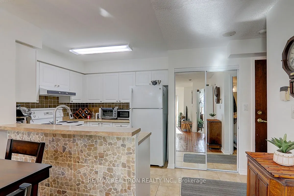 39 Oneida Crescent #306