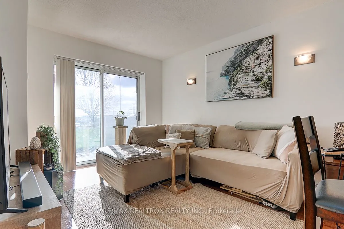 39 Oneida Crescent #306
