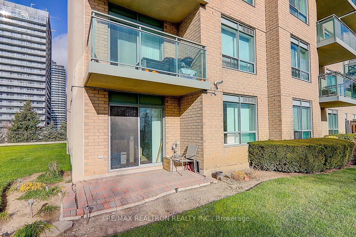 39 Oneida Crescent #306