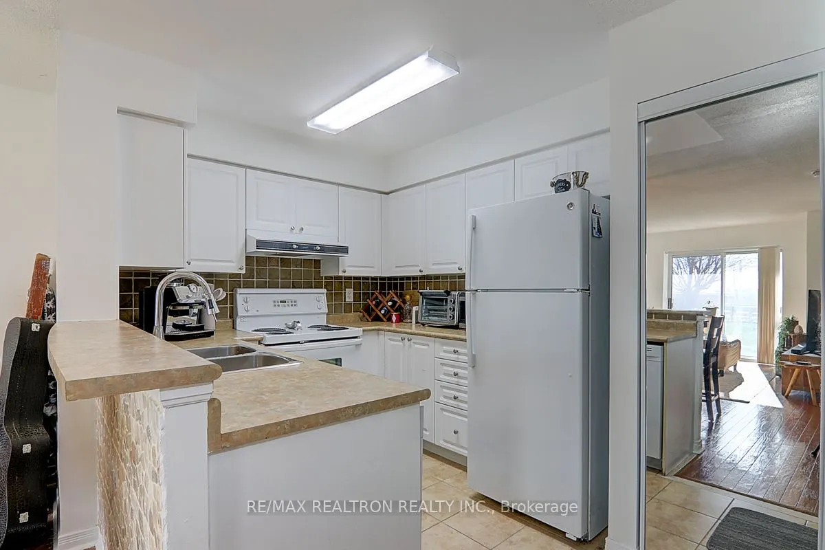 39 Oneida Crescent #306