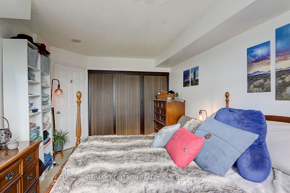 39 Oneida Crescent #306