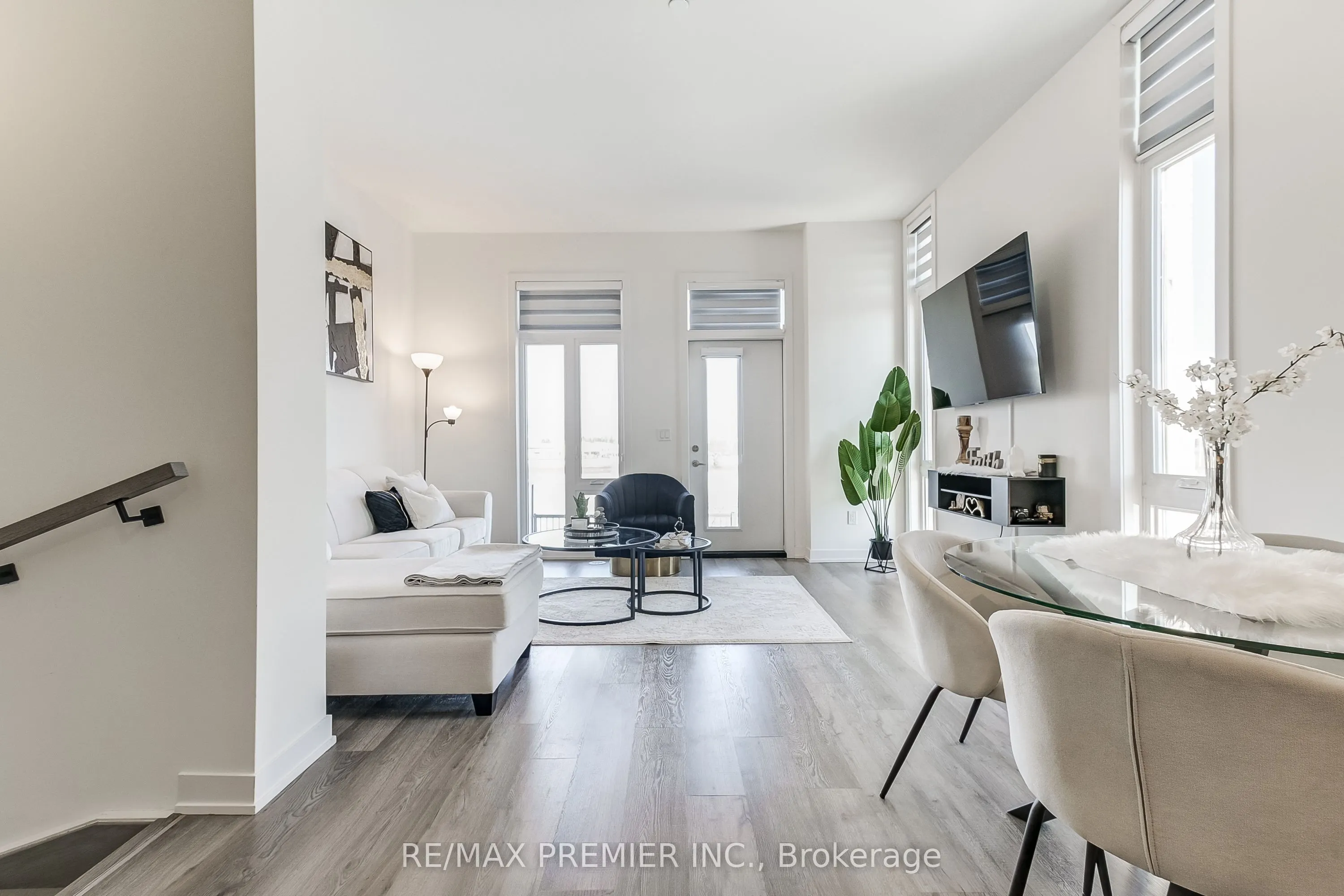 11 Steckley House Lane, #401