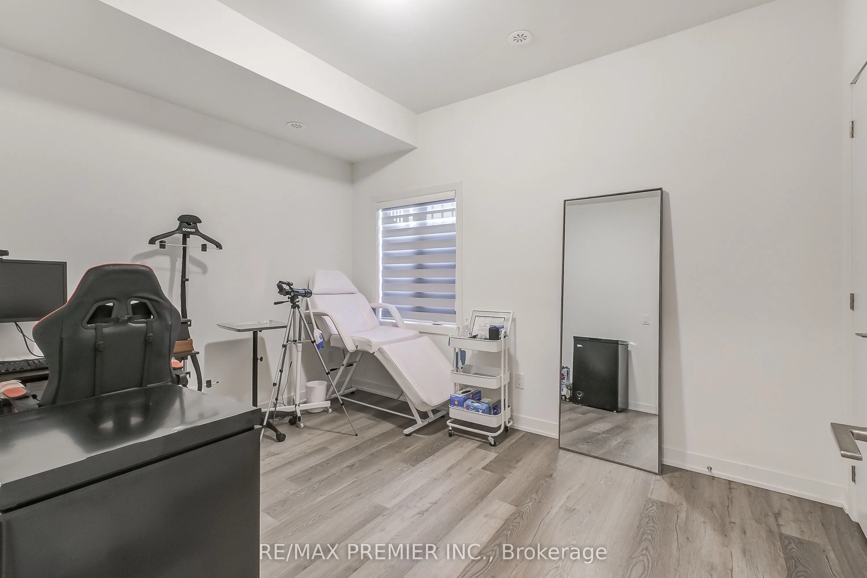 11 Steckley House Lane, #401