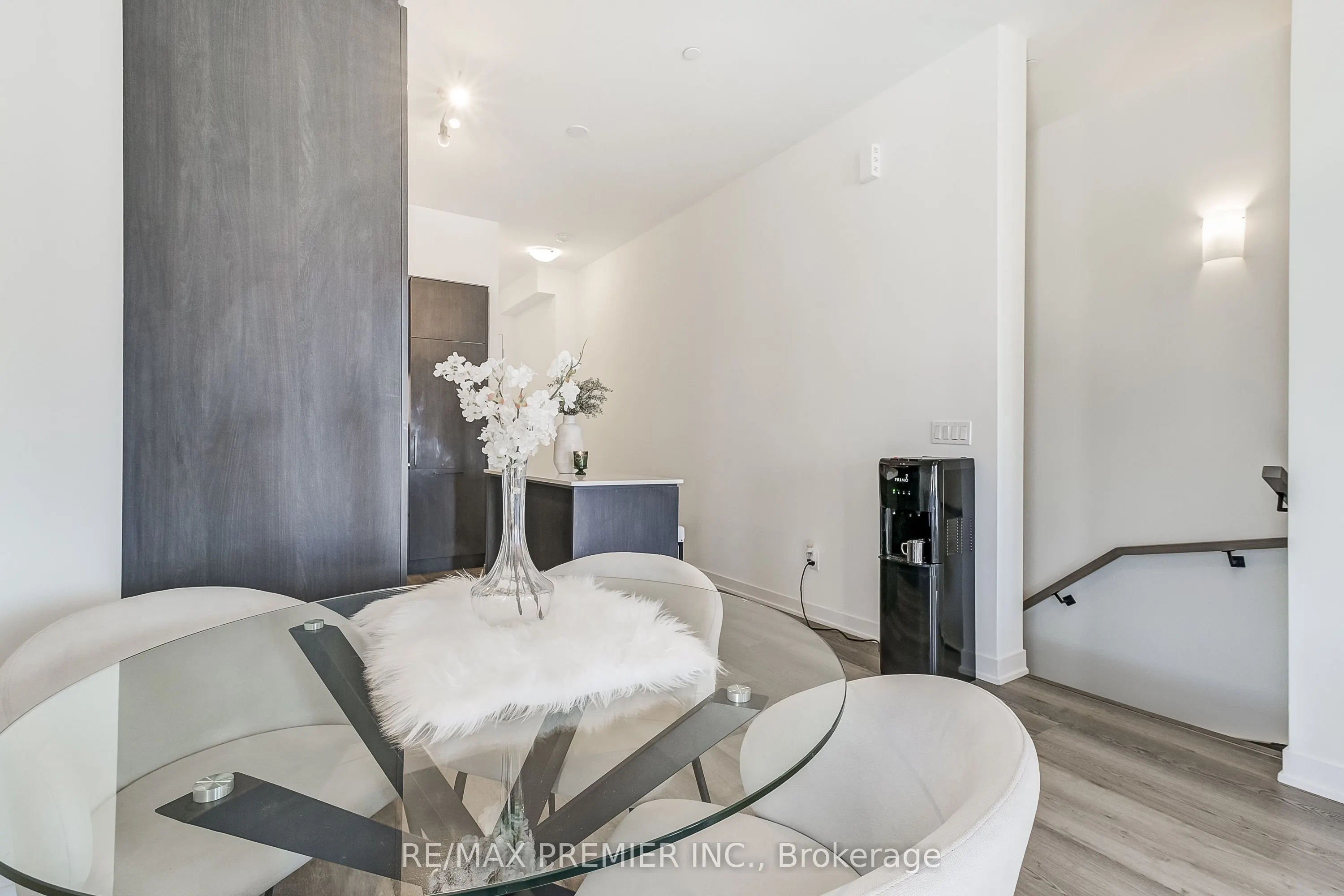 11 Steckley House Lane, #401