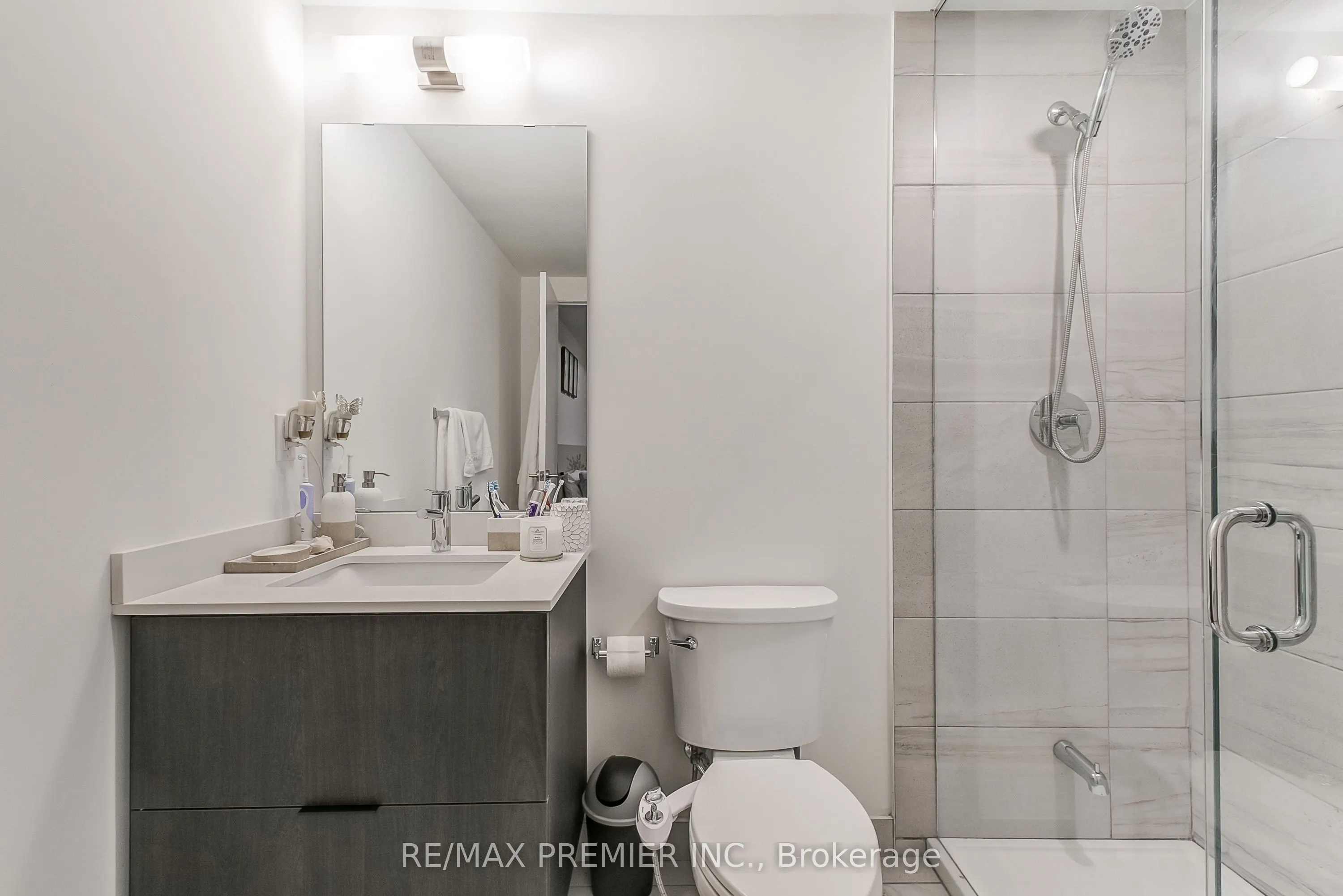 11 Steckley House Lane, #401