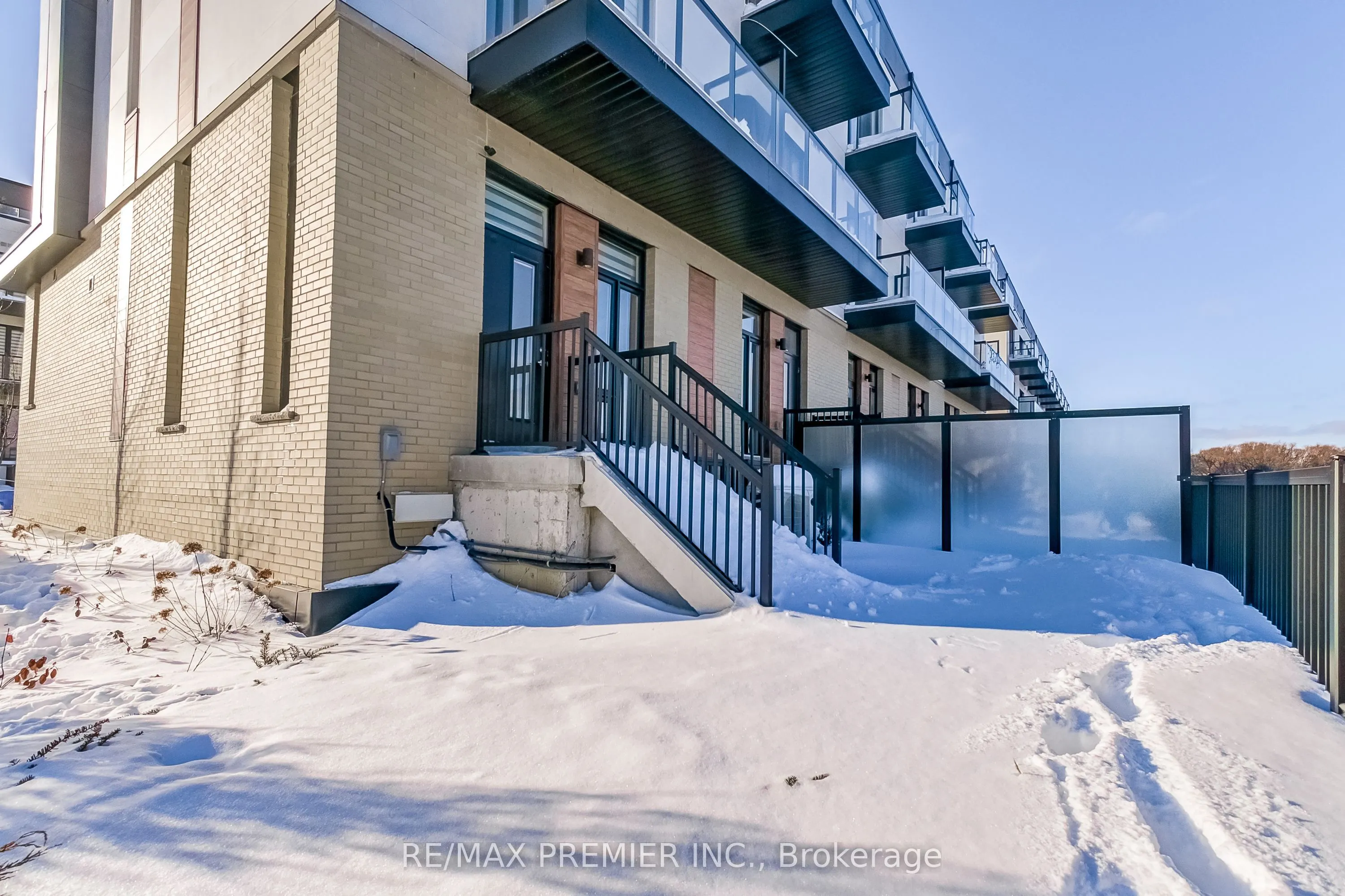 11 Steckley House Lane, #401