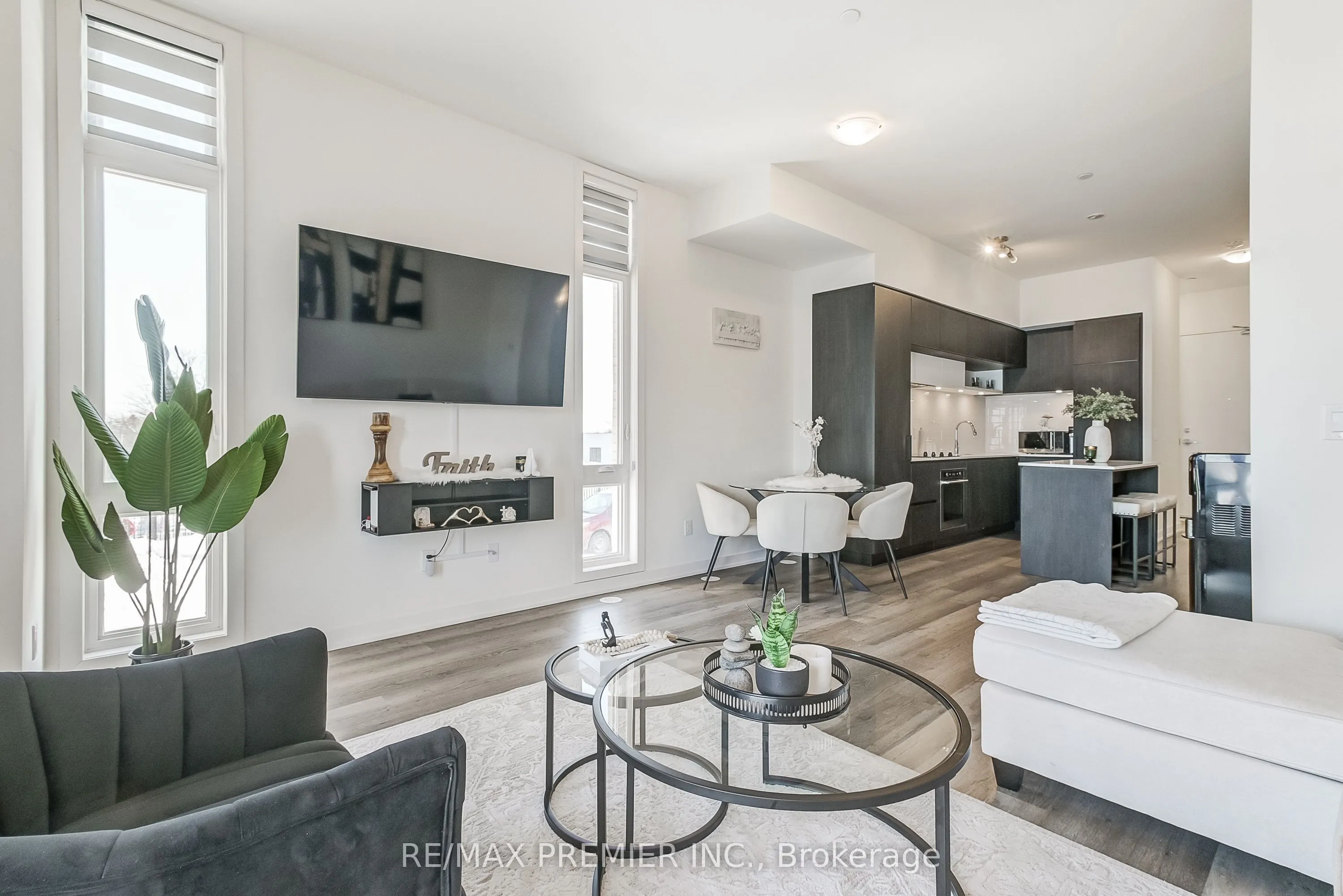 11 Steckley House Lane, #401