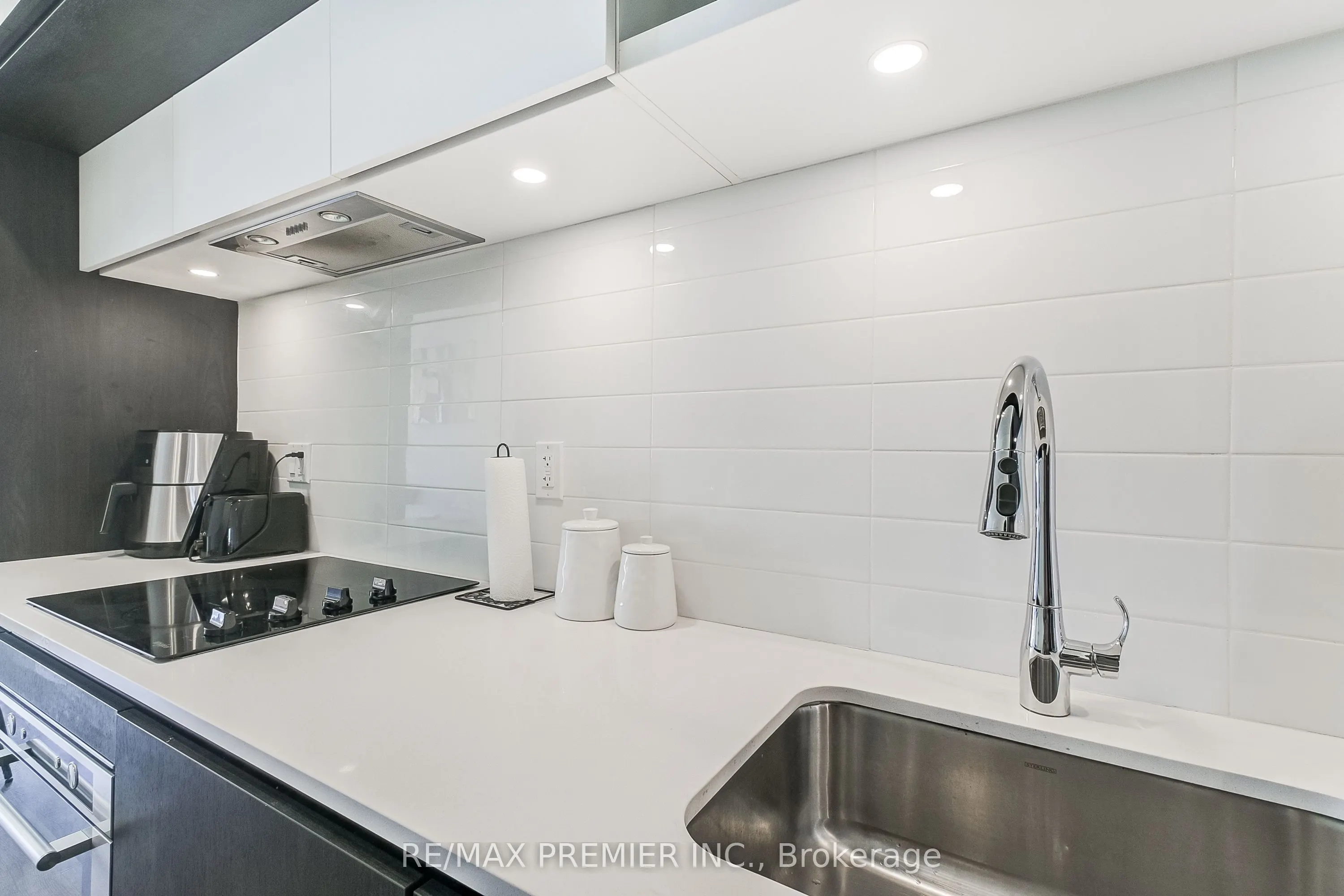 11 Steckley House Lane, #401