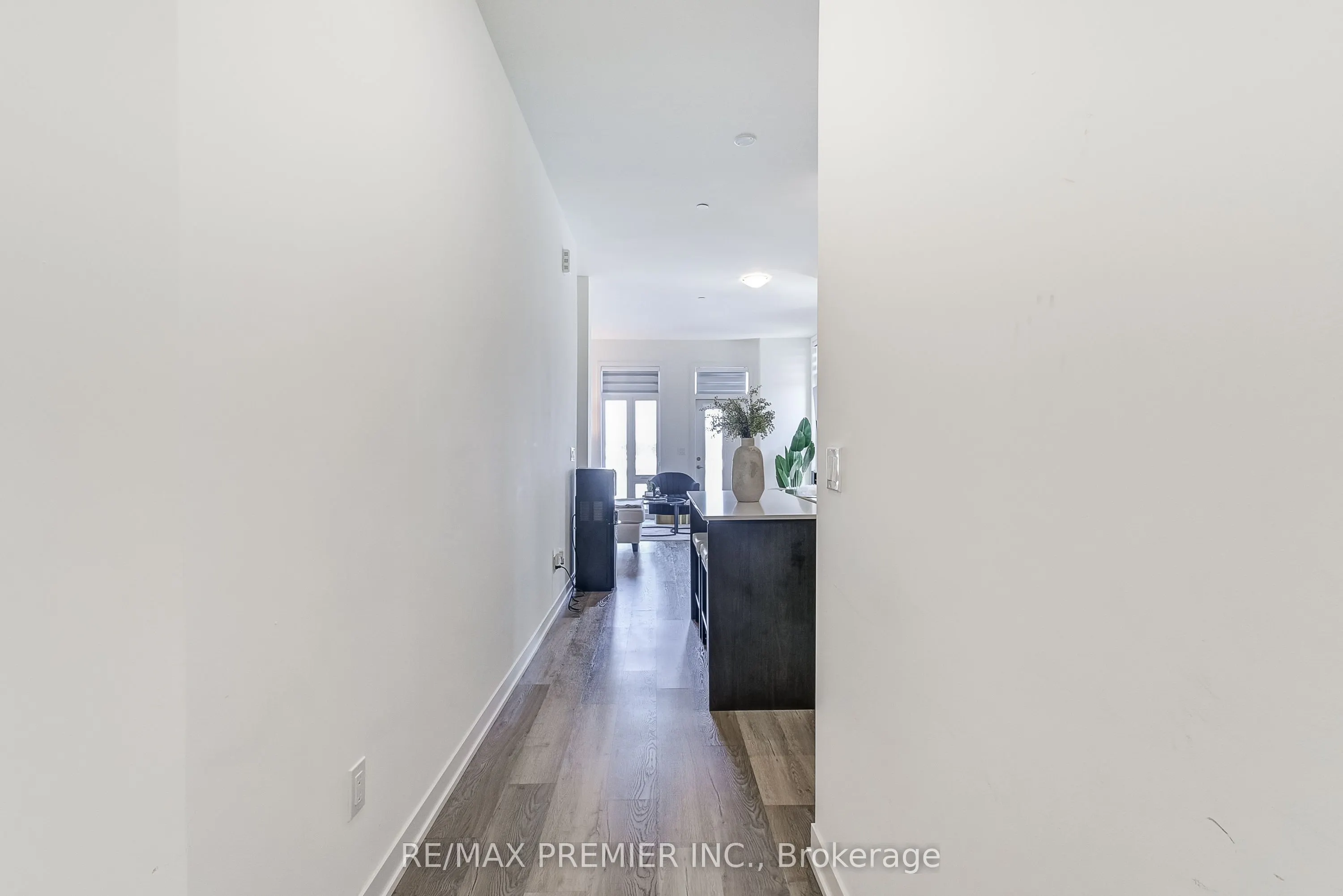 11 Steckley House Lane, #401