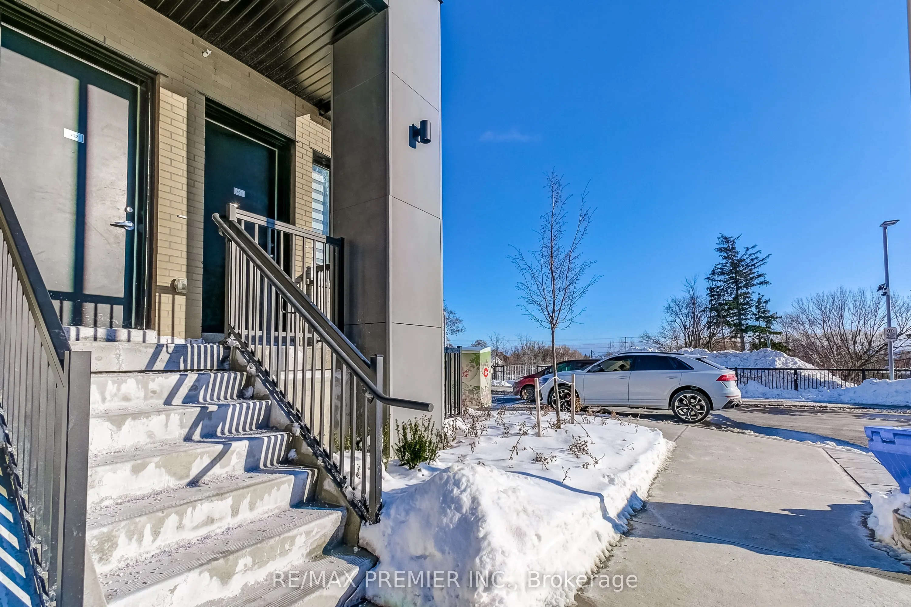 11 Steckley House Lane, #401