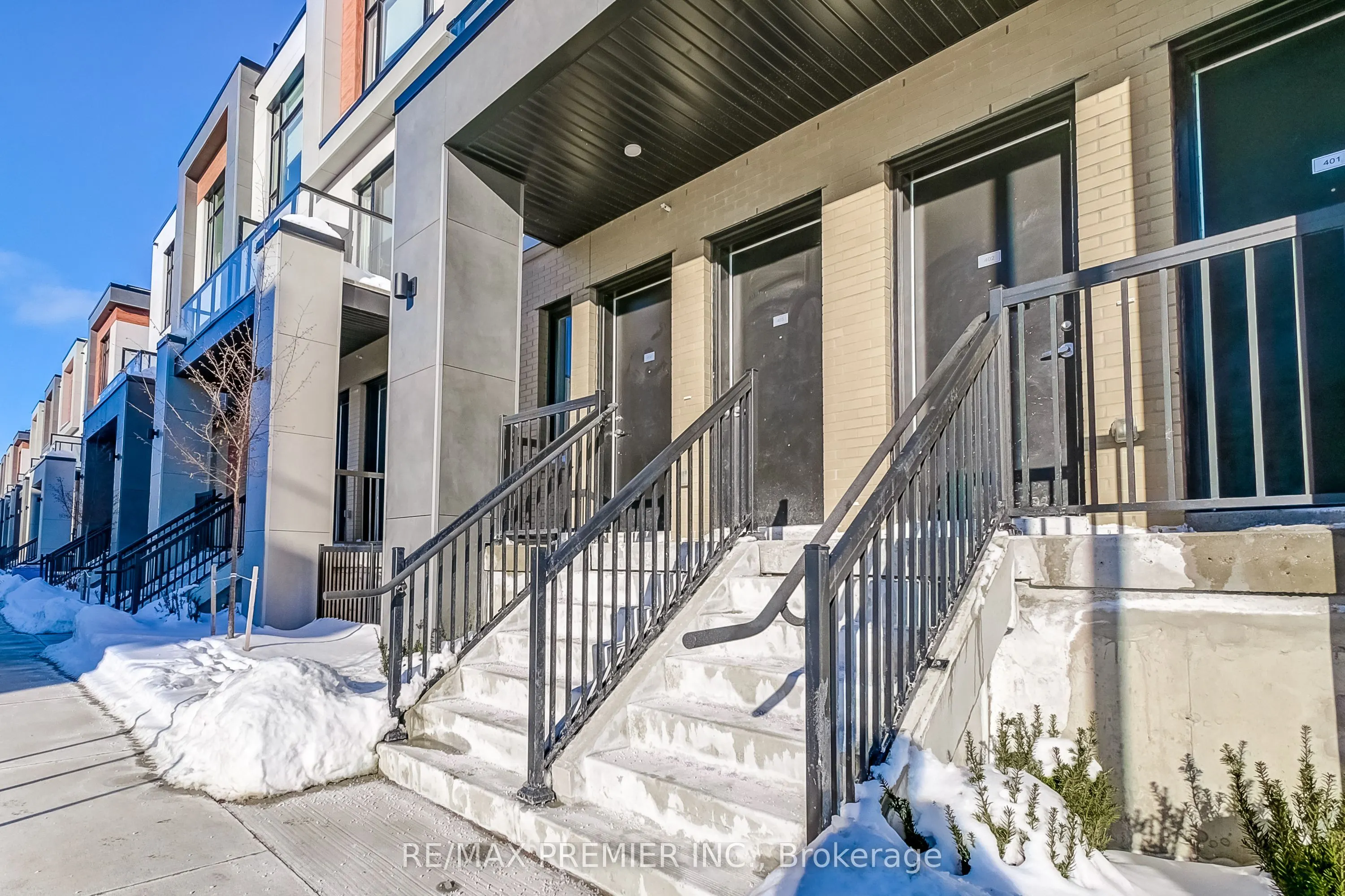 11 Steckley House Lane, #401