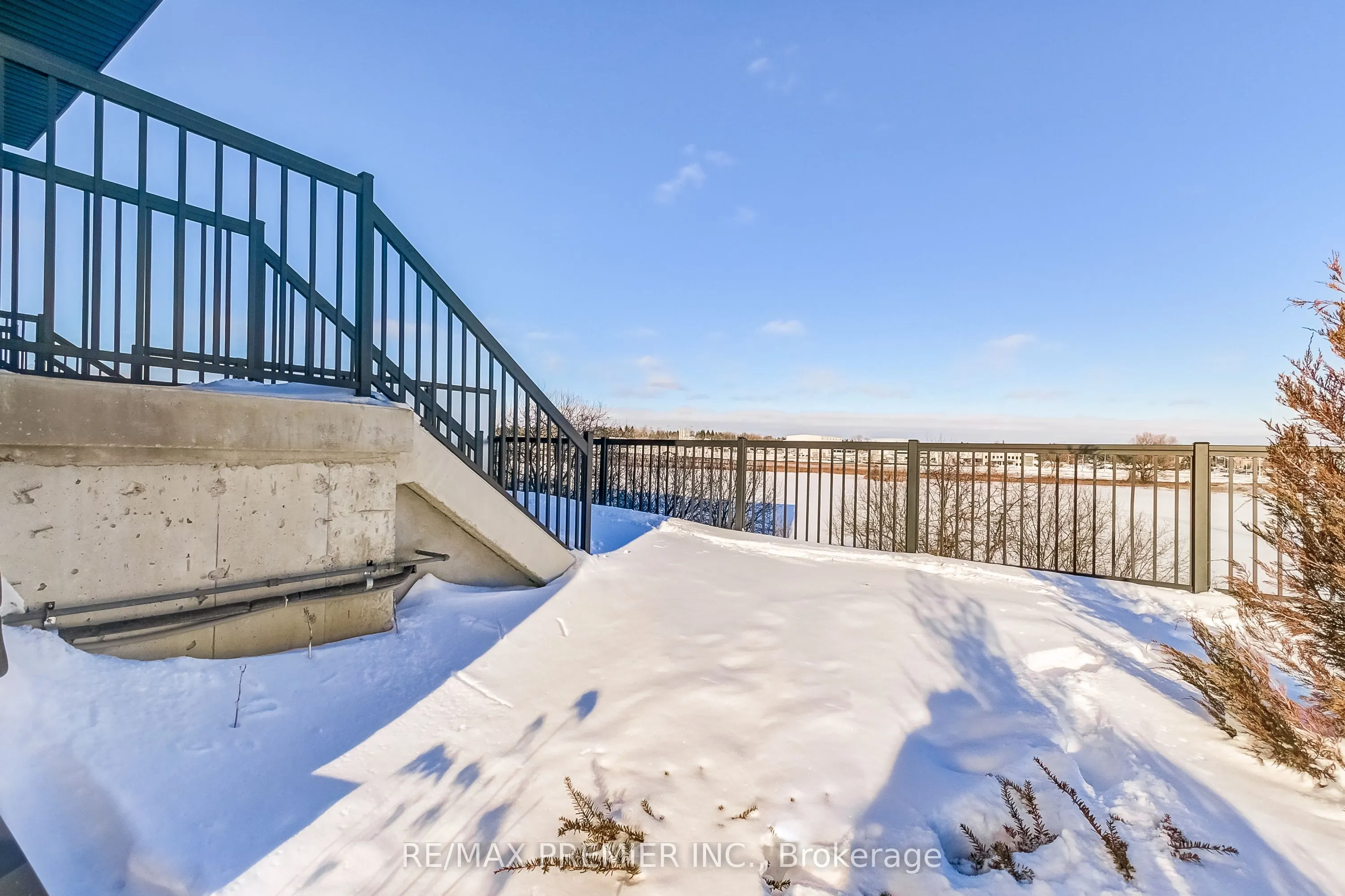 11 Steckley House Lane, #401