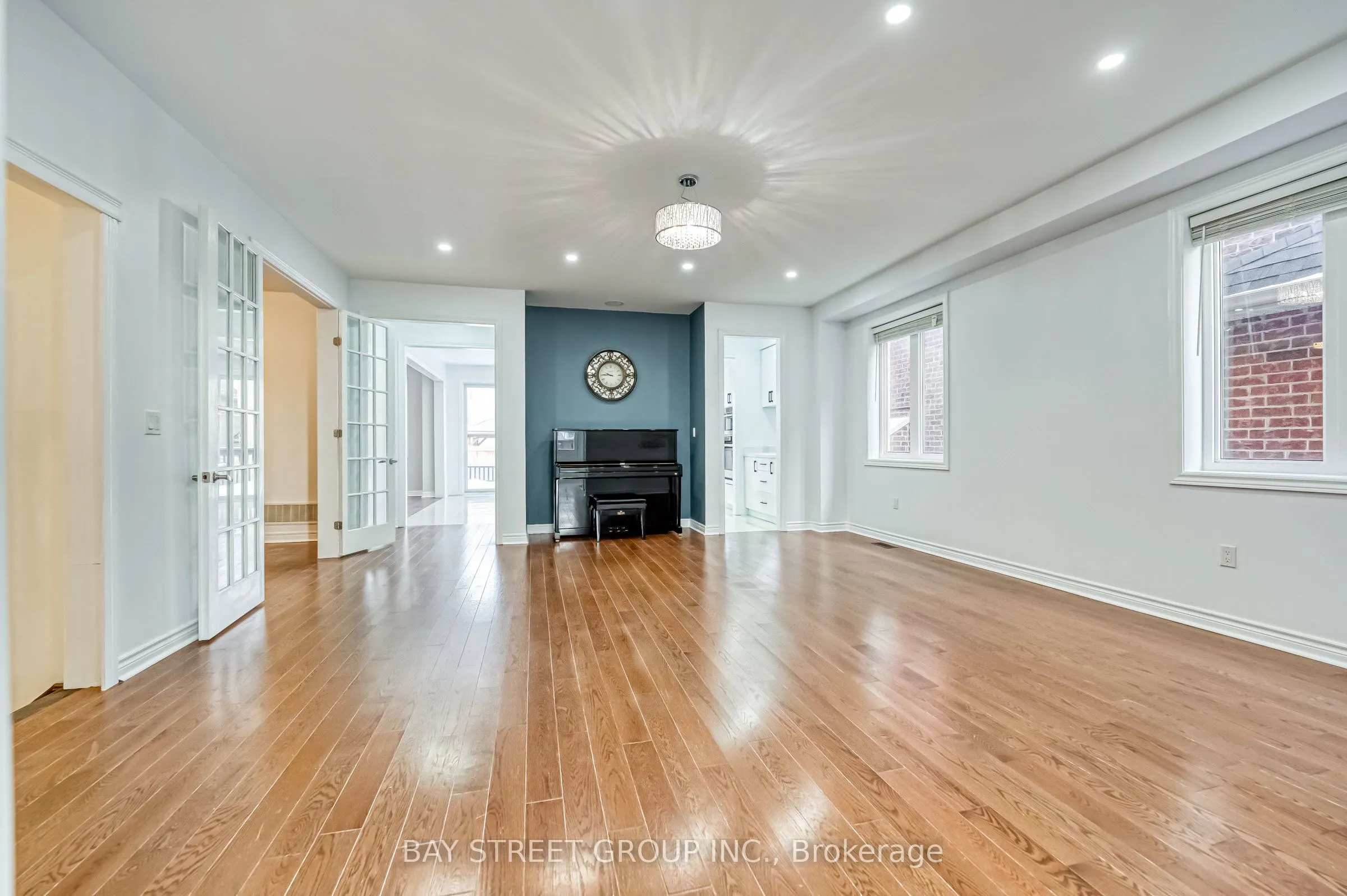82 Manor Hampton Street