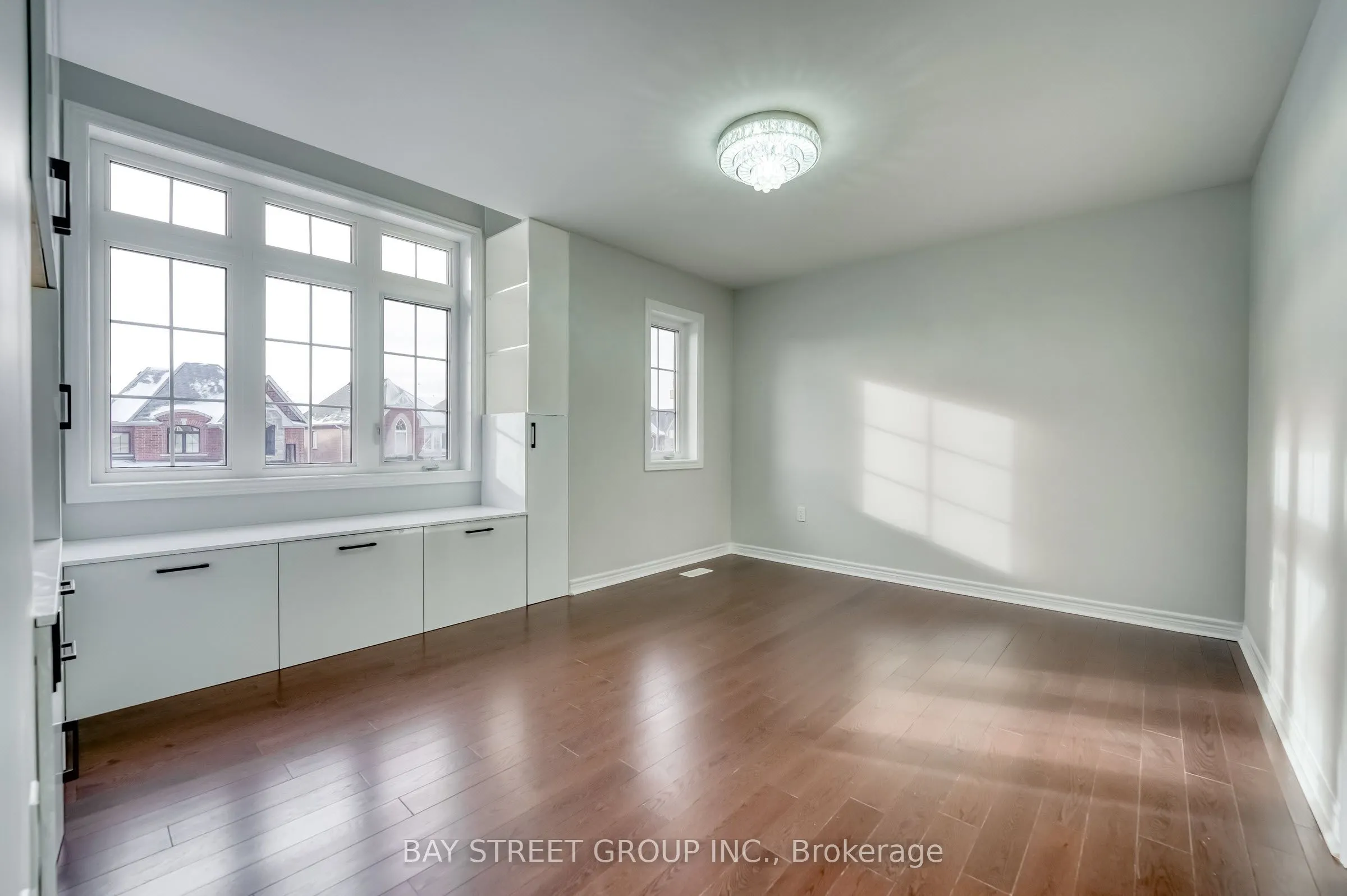 82 Manor Hampton Street