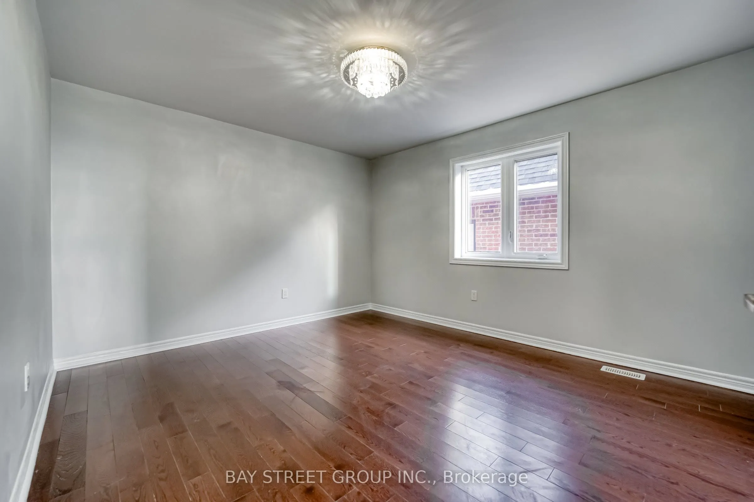 82 Manor Hampton Street