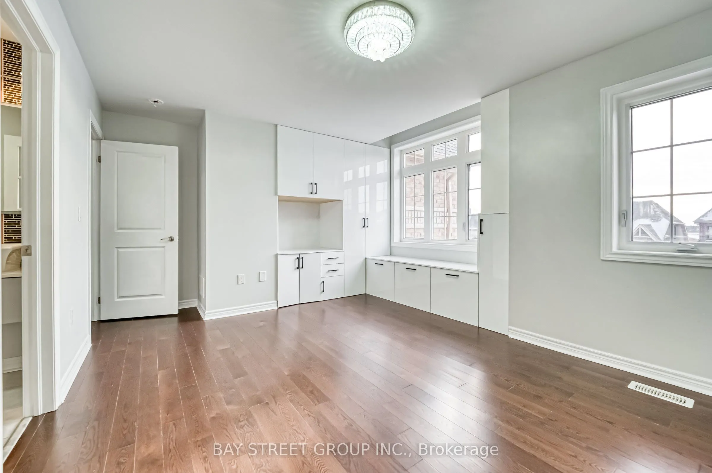 82 Manor Hampton Street