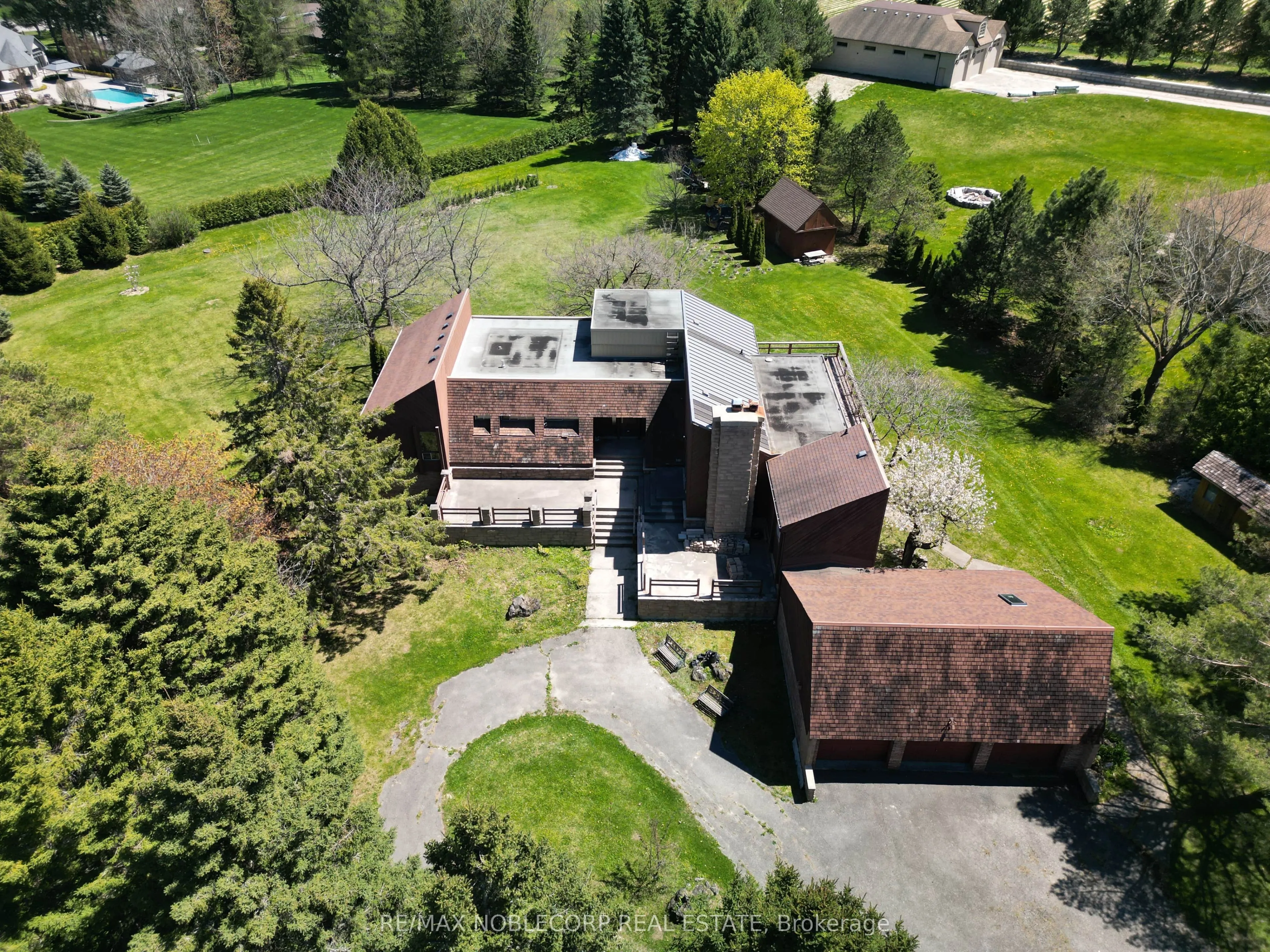 7 Scott Crescent