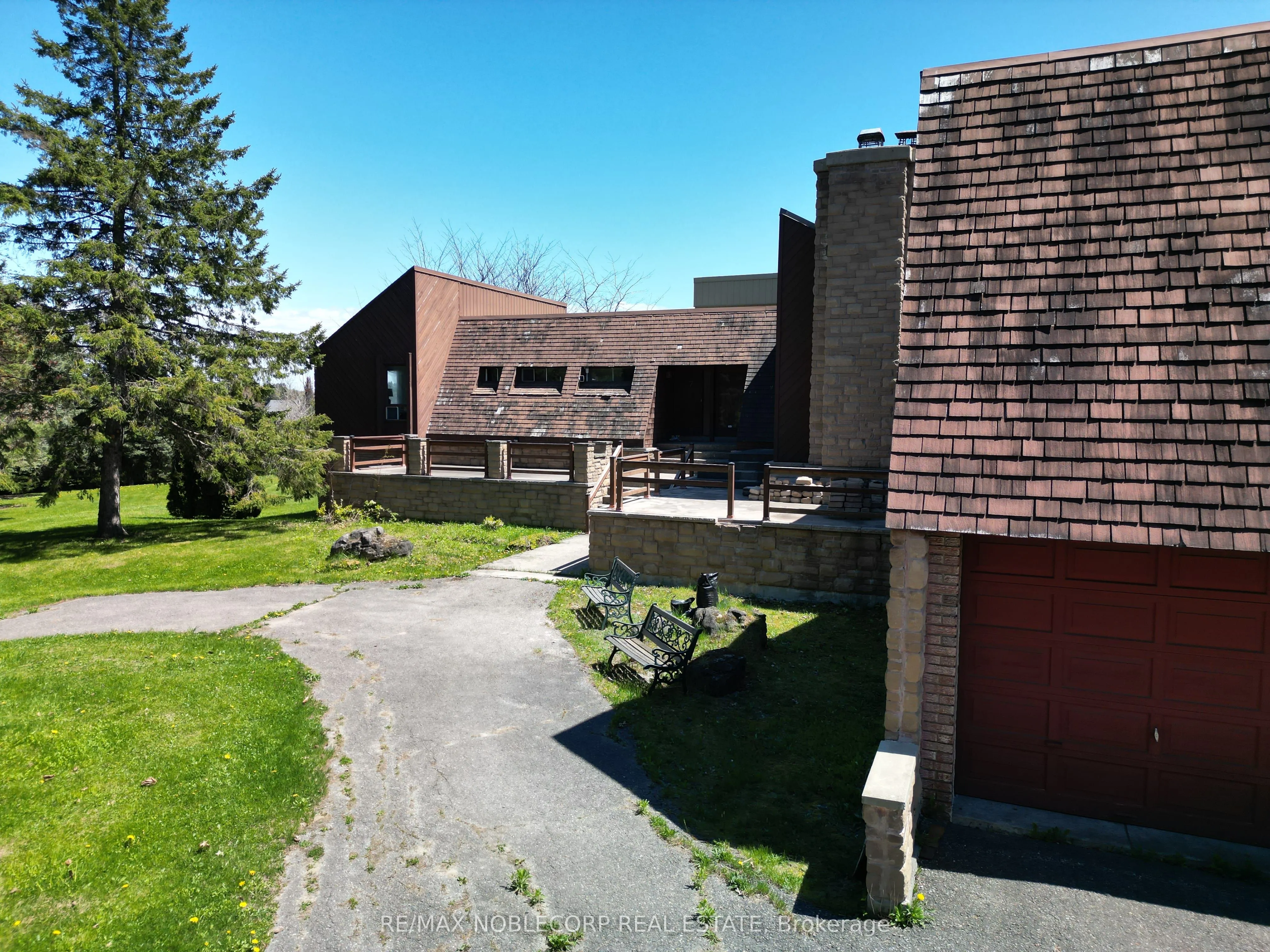 7 Scott Crescent