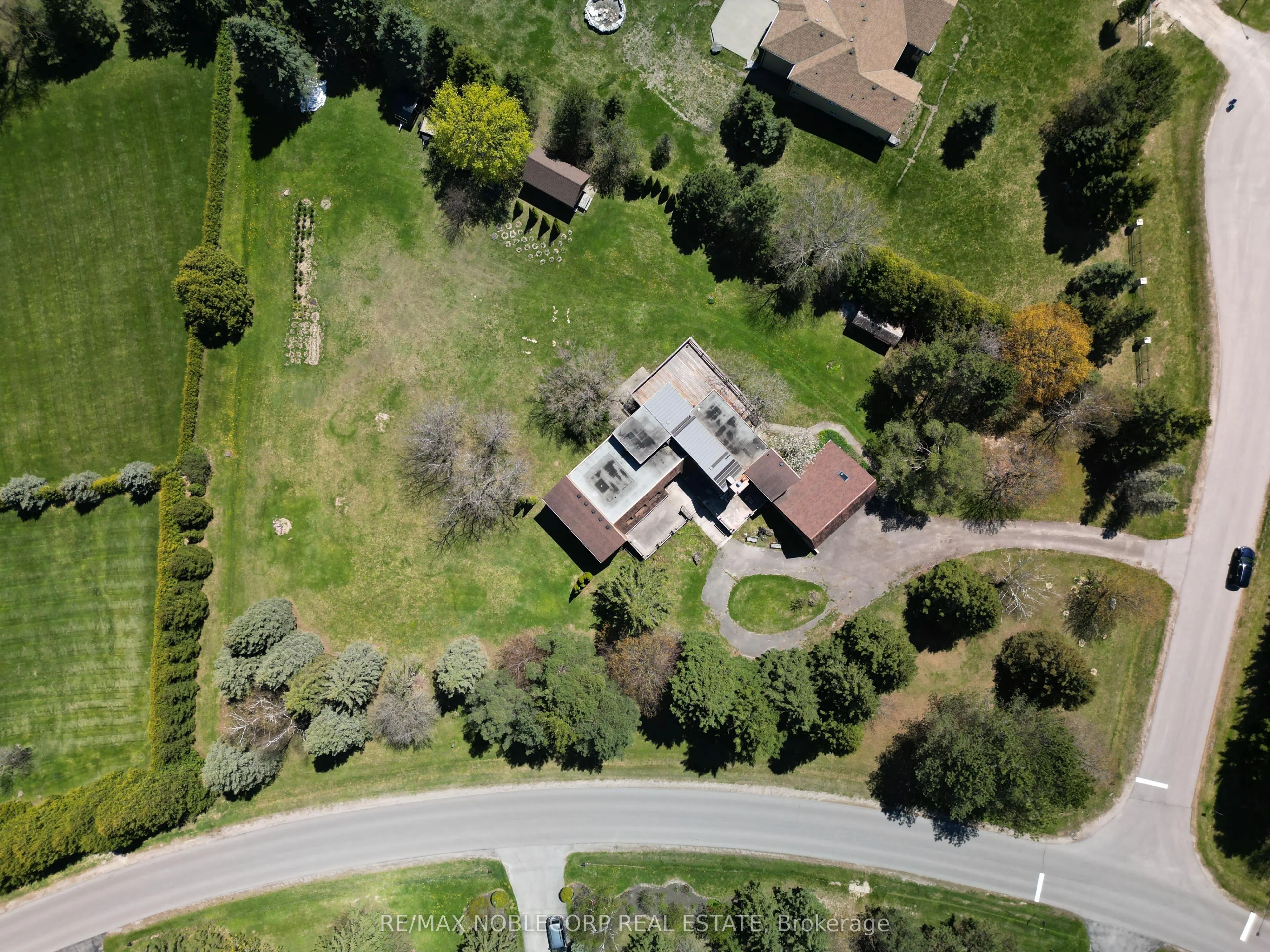 7 Scott Crescent