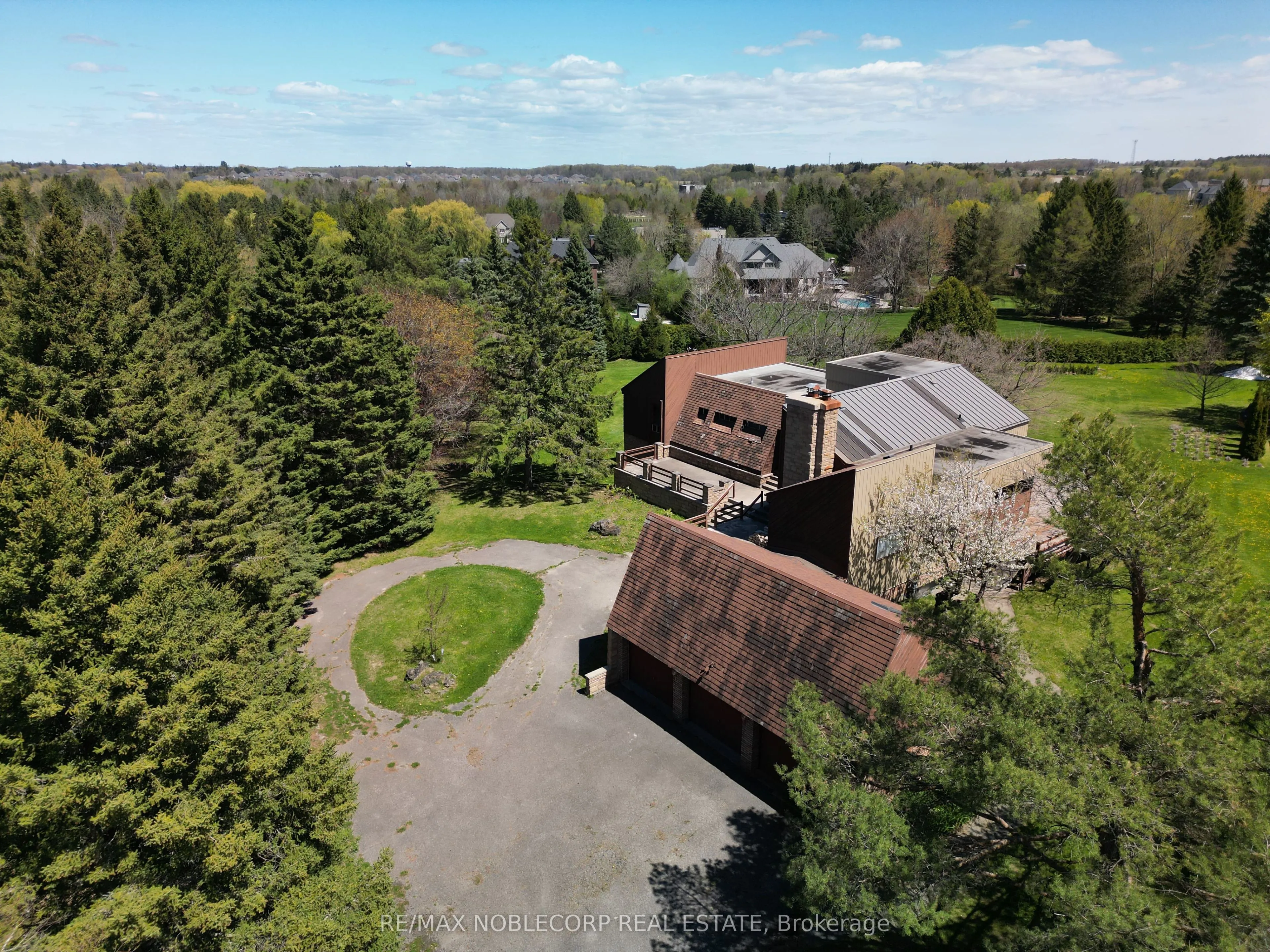 7 Scott Crescent