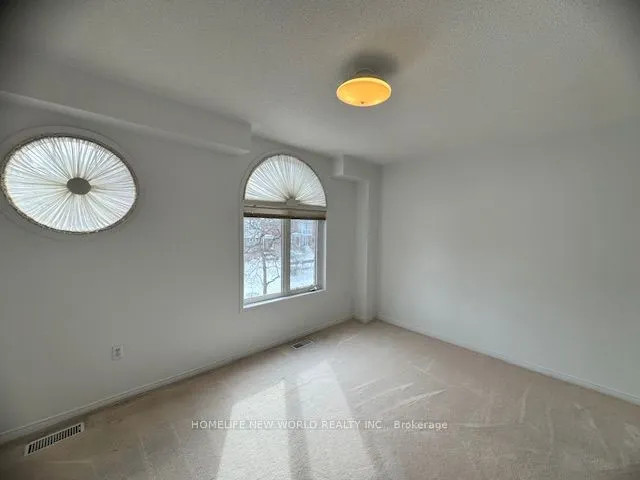 18 Clark Avenue W, #113A