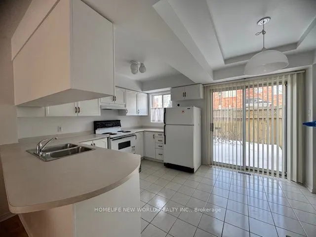18 Clark Avenue W, #113A