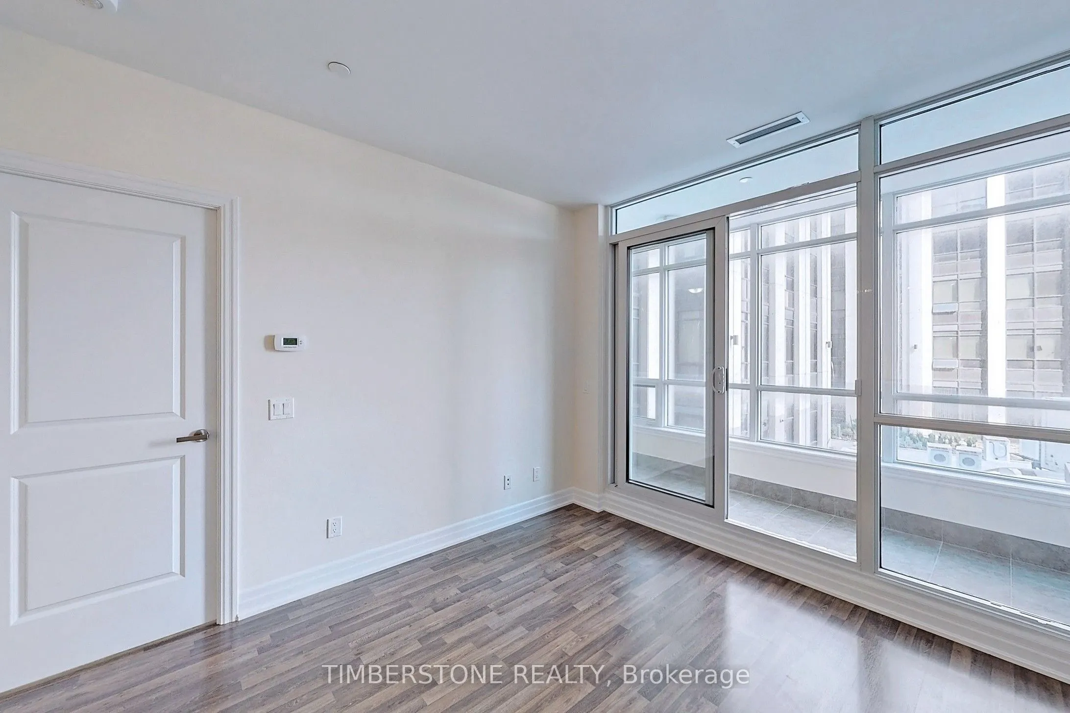 9075 Jane Street, #220