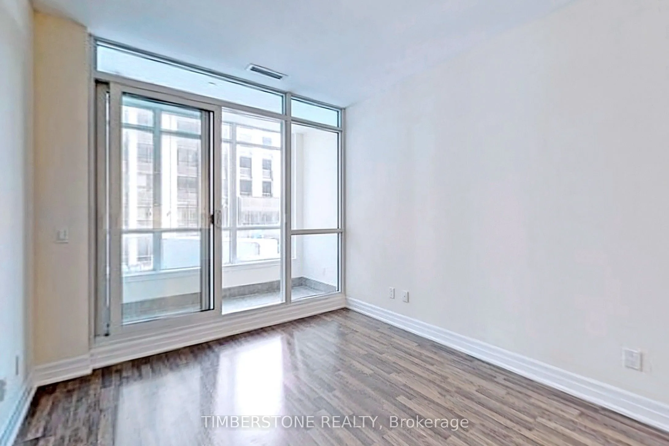 9075 Jane Street, #220