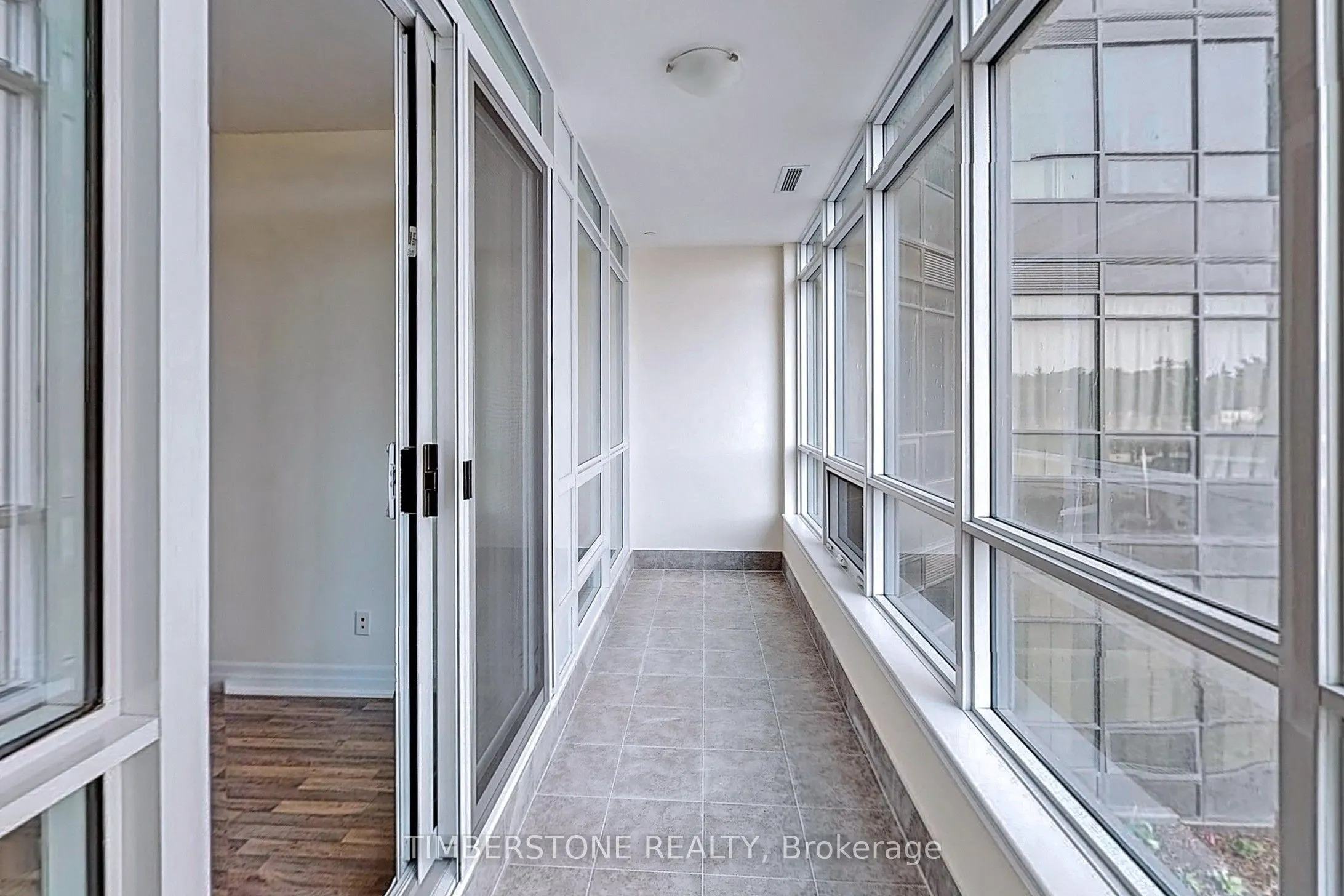 9075 Jane Street, #220