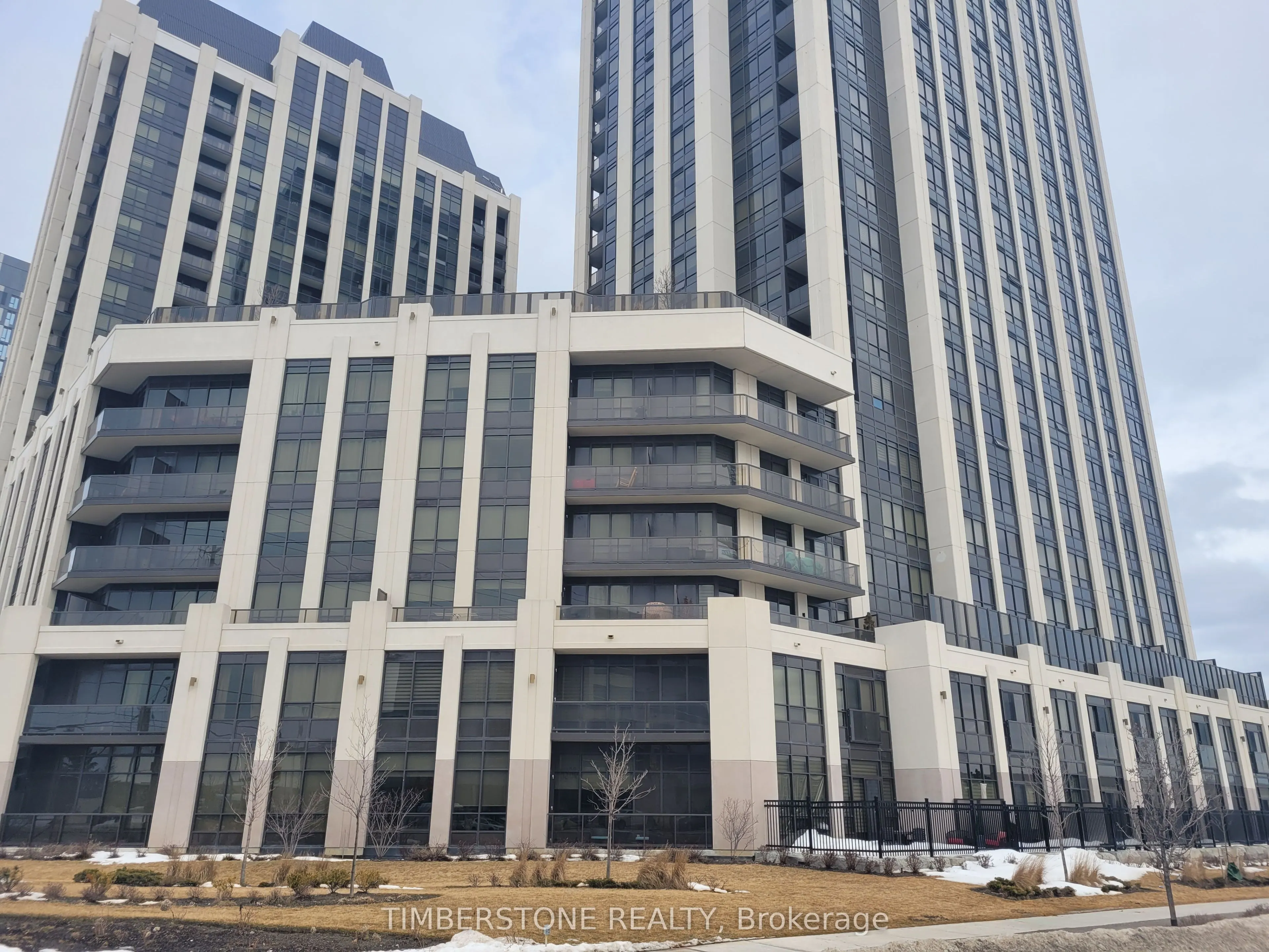 9075 Jane Street, #220