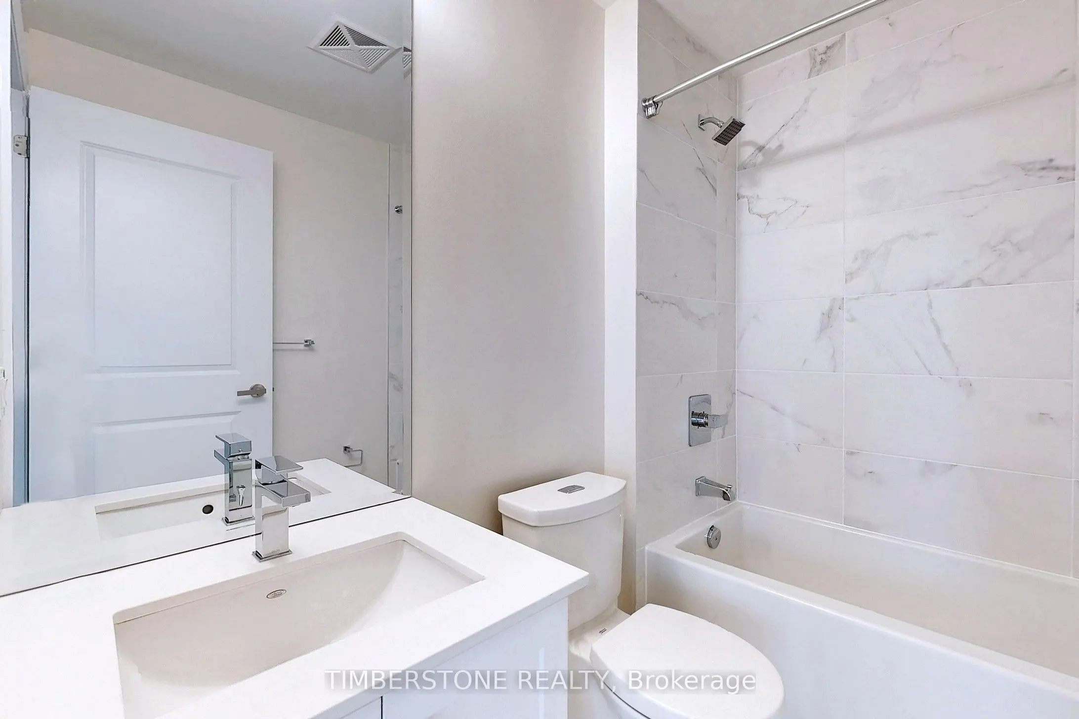 9075 Jane Street, #220