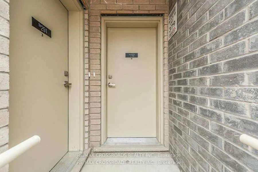 140 Honeycrisp Crescent, #292