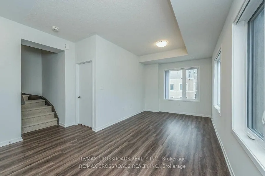 140 Honeycrisp Crescent, #292
