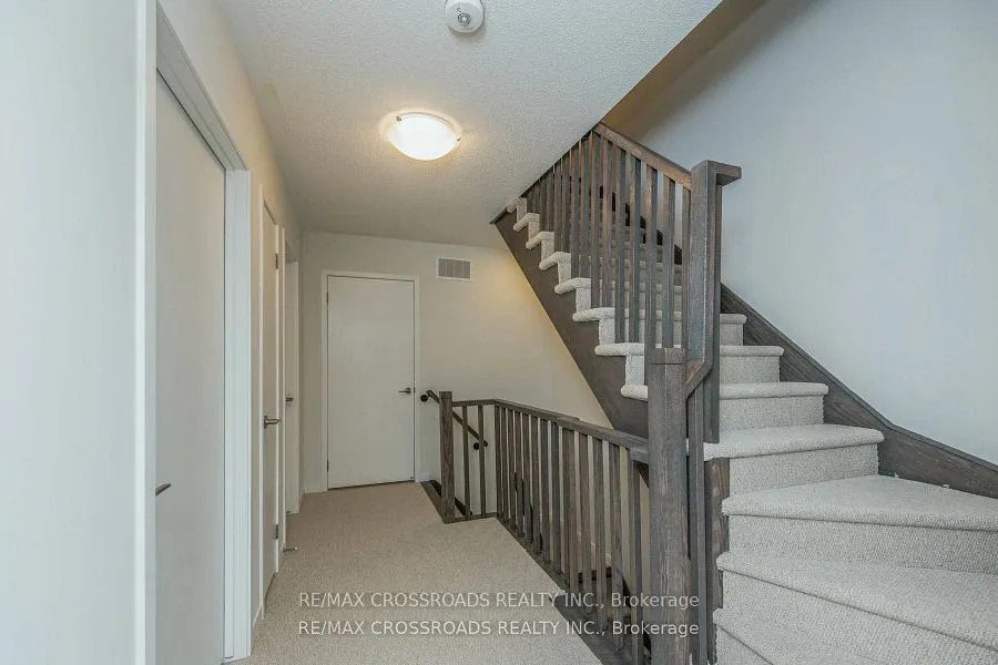 140 Honeycrisp Crescent, #292