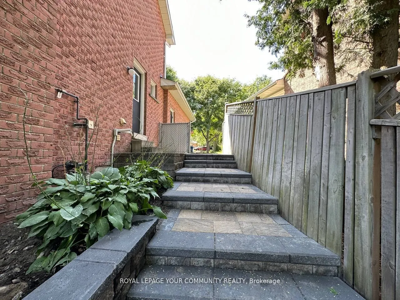 8 Mendys Forest Crescent