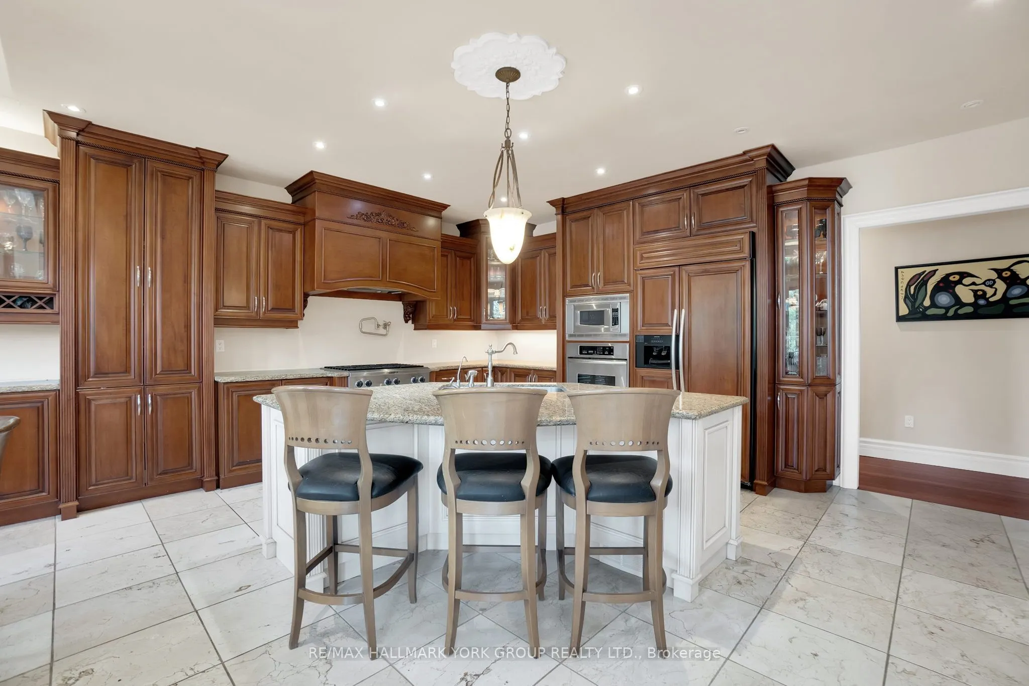 2 Kingswood Drive