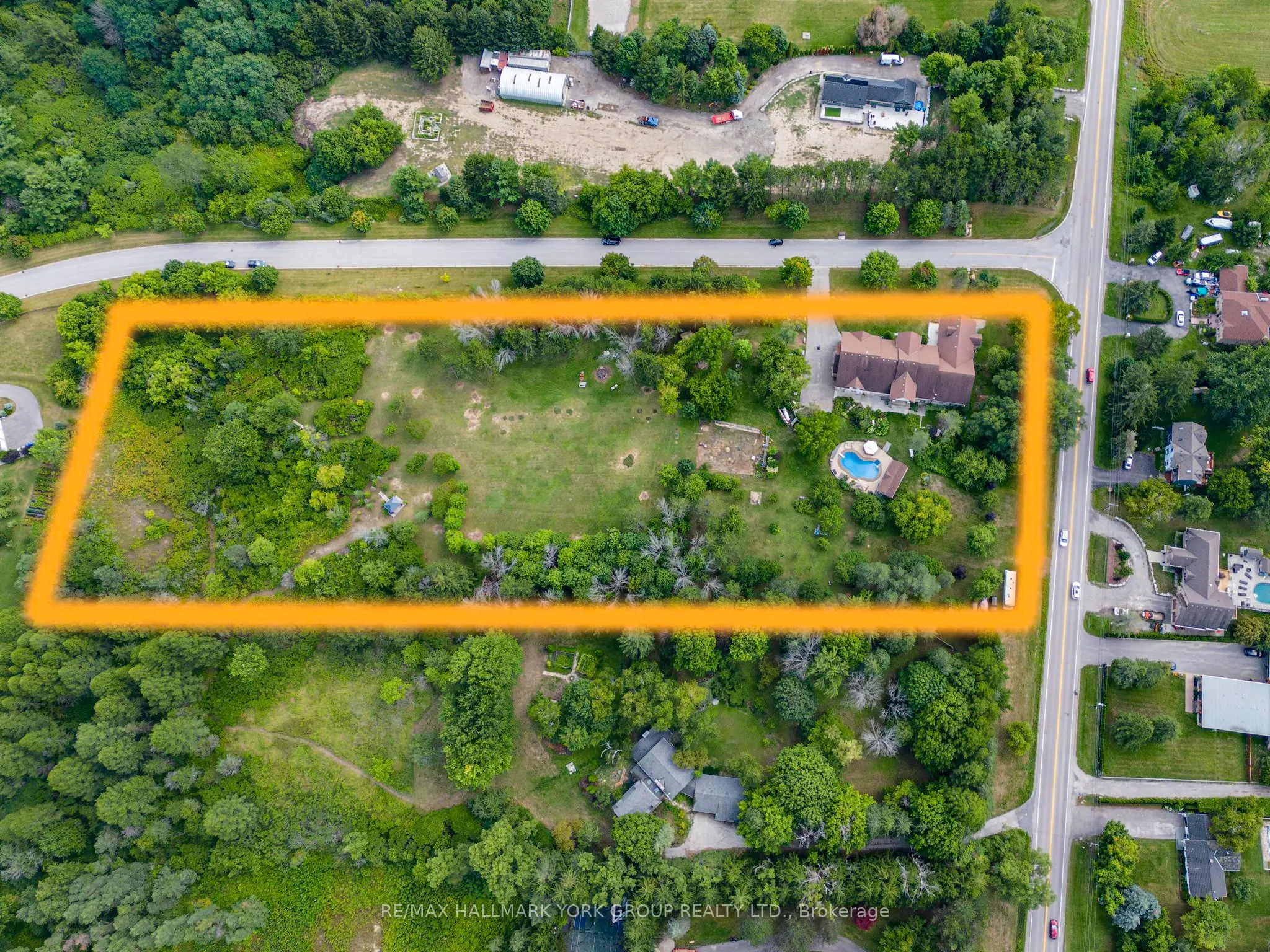 2 Kingswood Drive