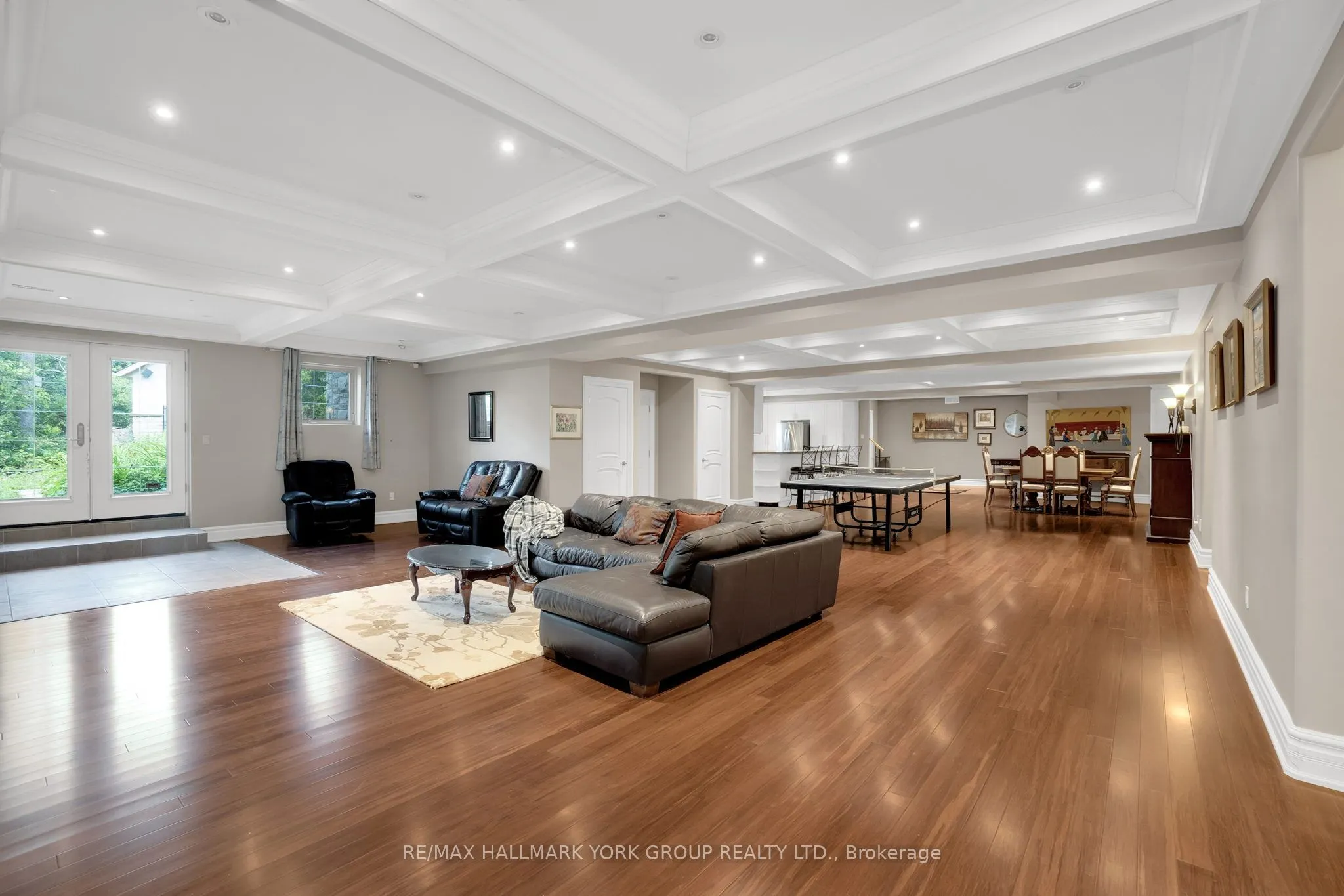 2 Kingswood Drive