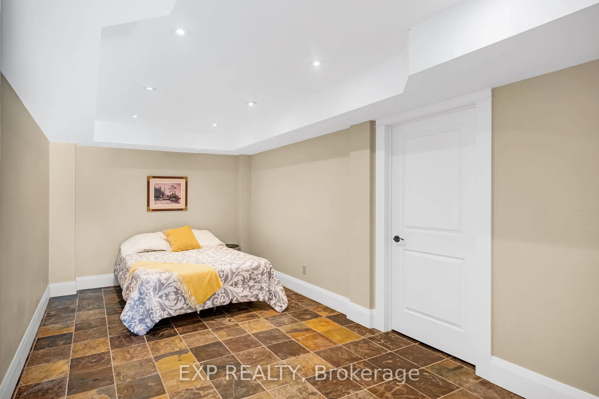 18340 Bathurst Street
