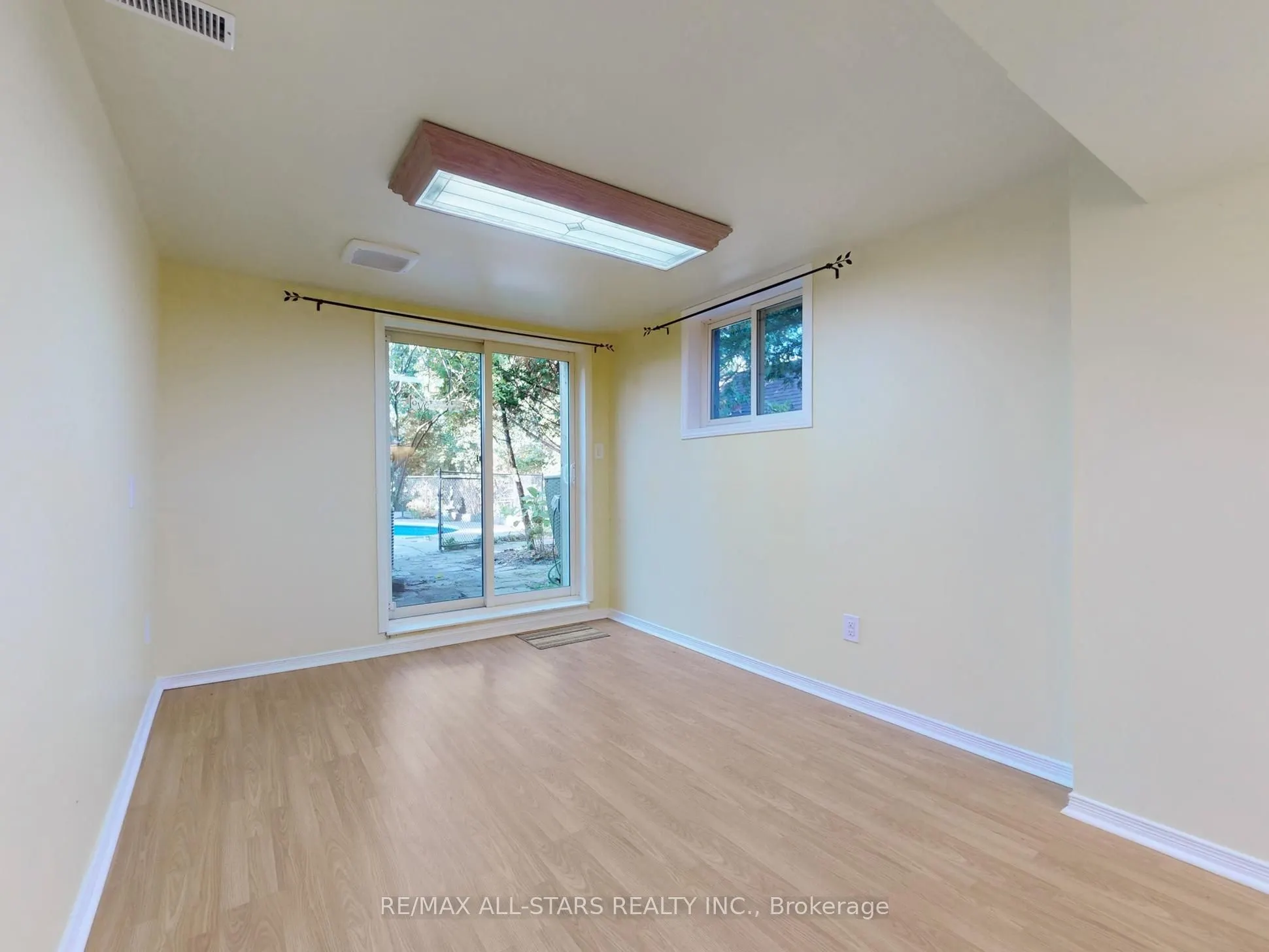 40 Riverglen Drive