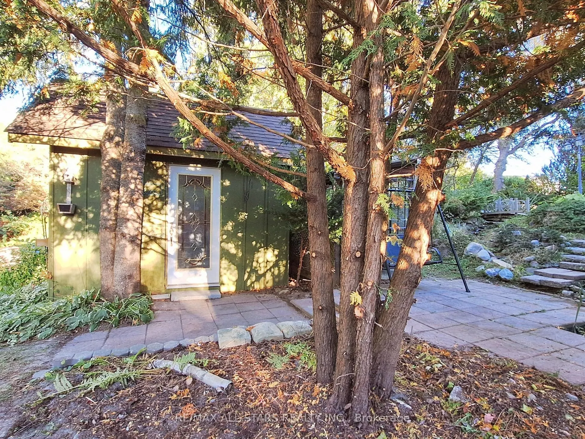 40 Riverglen Drive