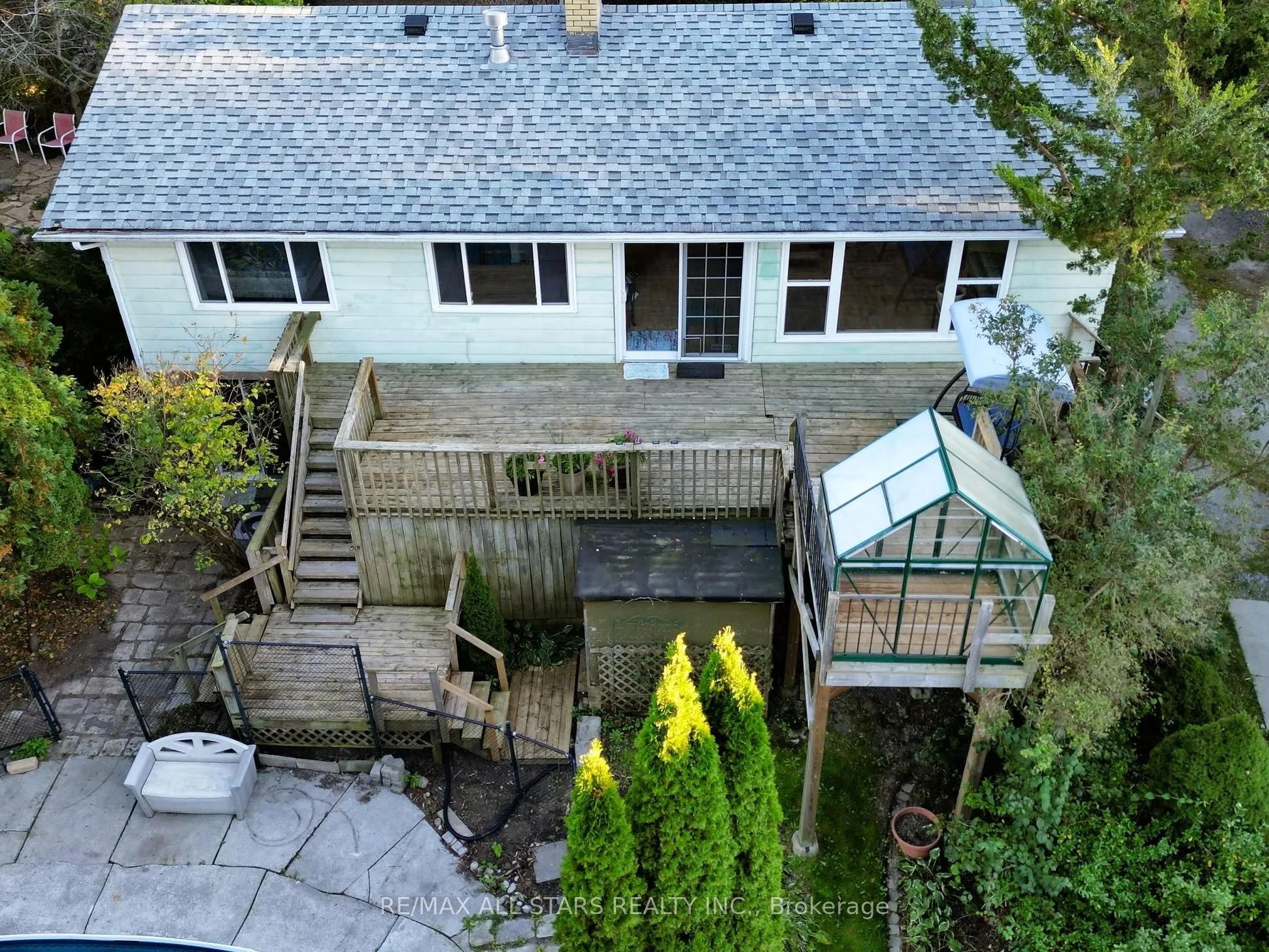 40 Riverglen Drive