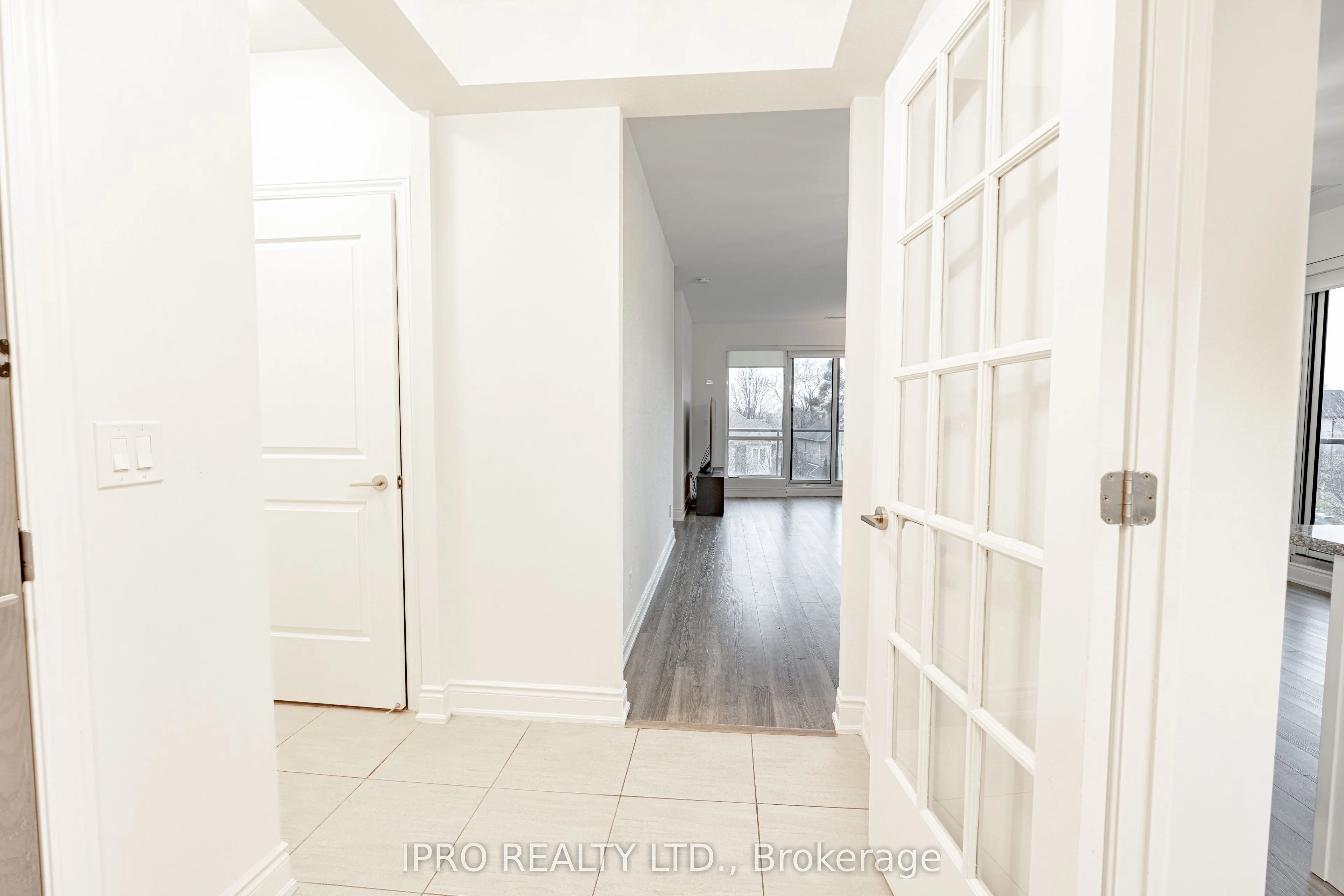 9088 Yonge Street, #205