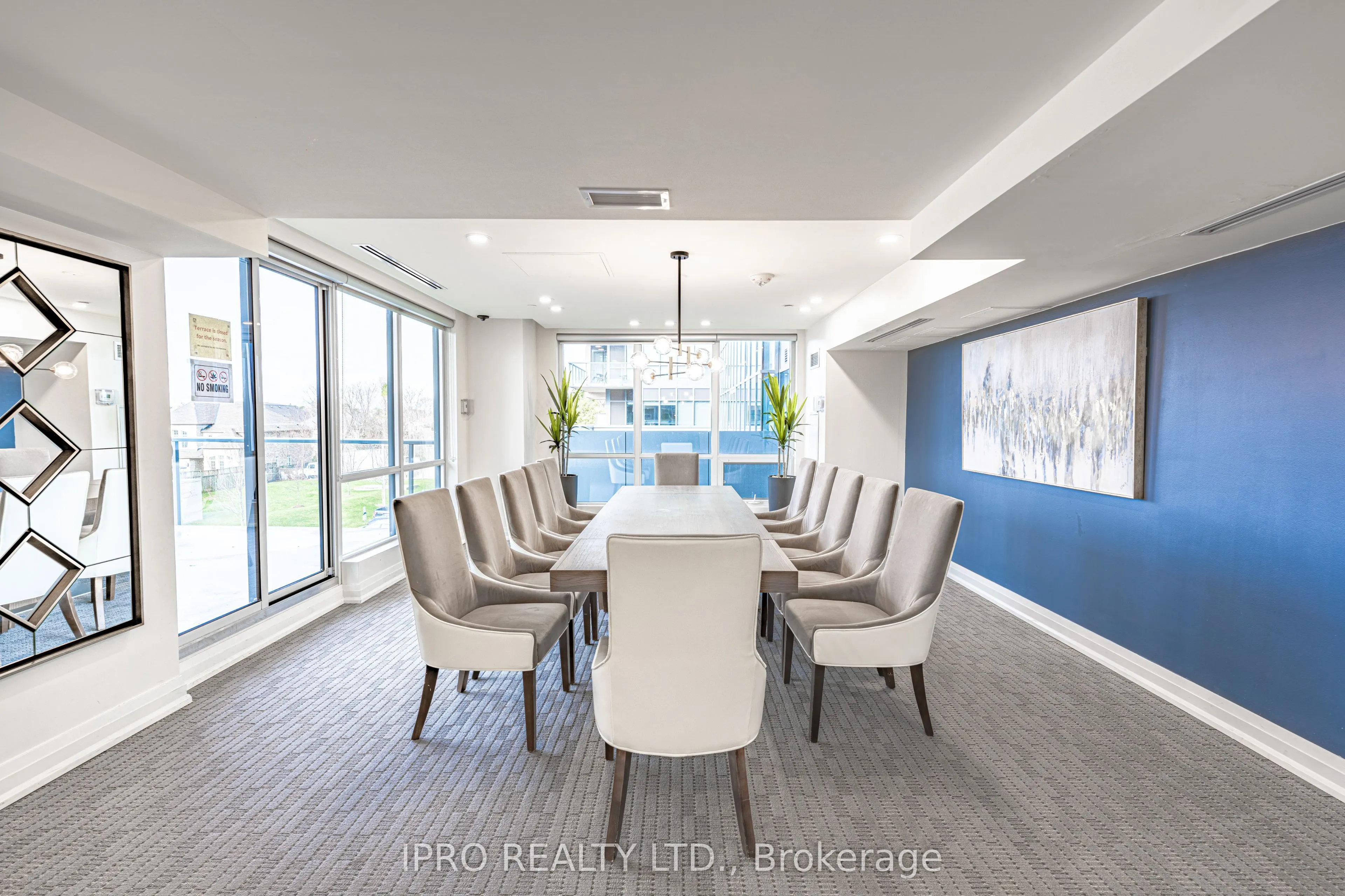 9088 Yonge Street, #205