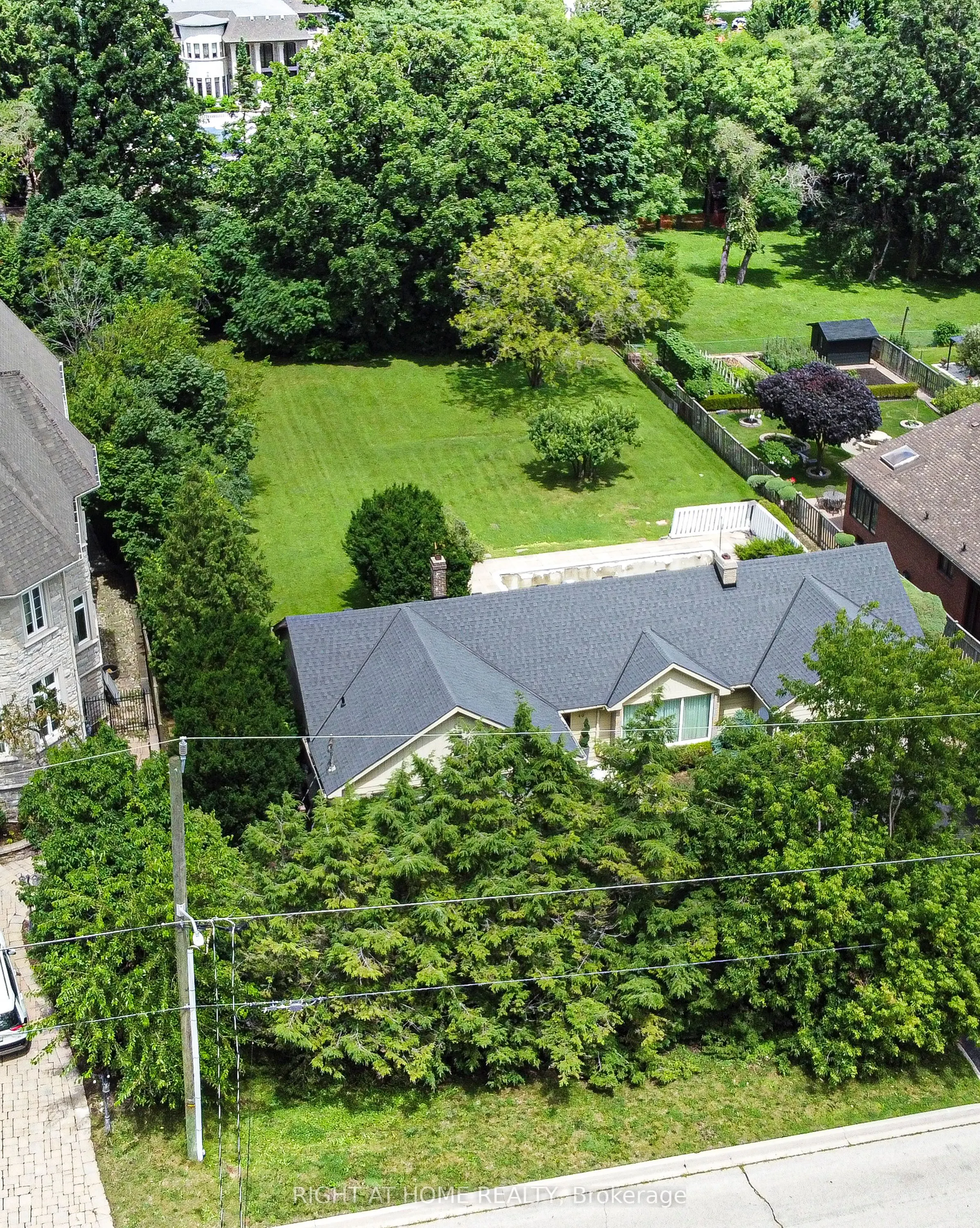 46 Roosevelt Drive