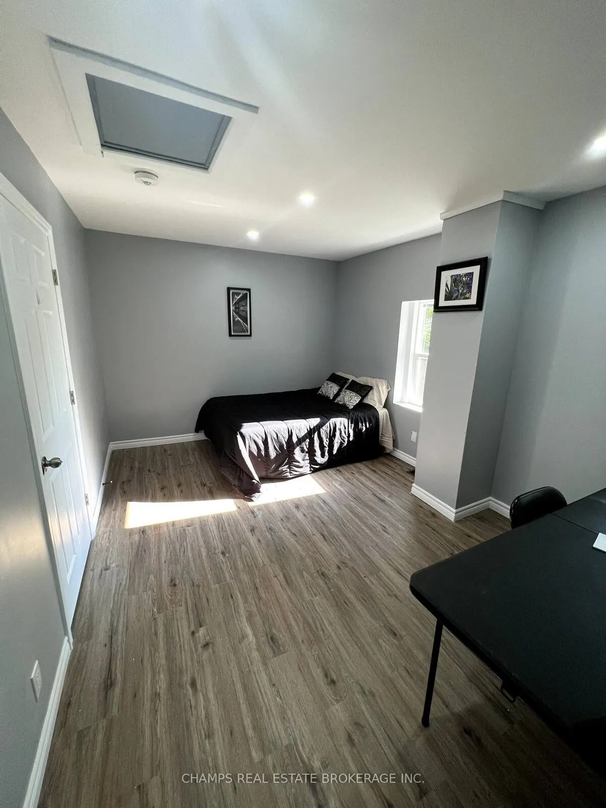 102 Queen Street S
