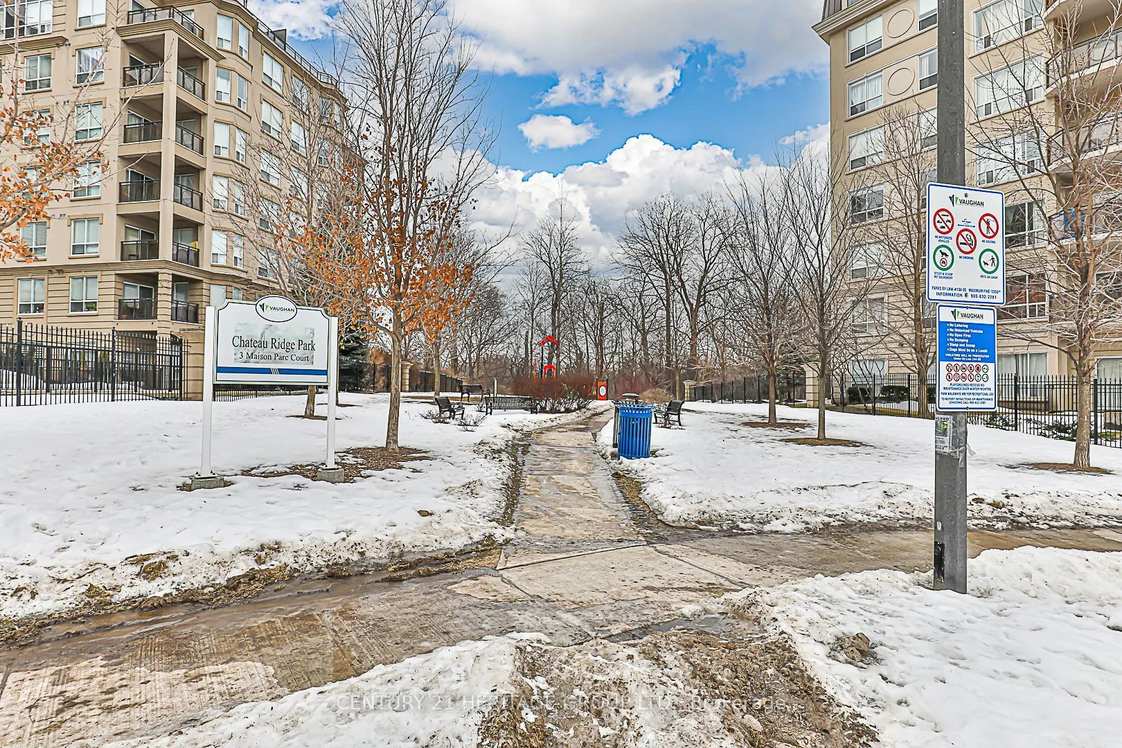 8 Maison Parc Court, #305