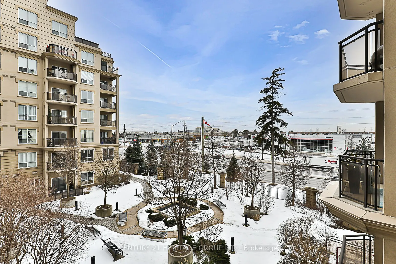 8 Maison Parc Court, #305
