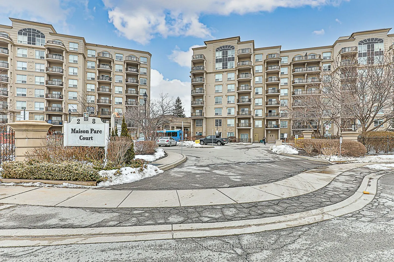 8 Maison Parc Court, #305